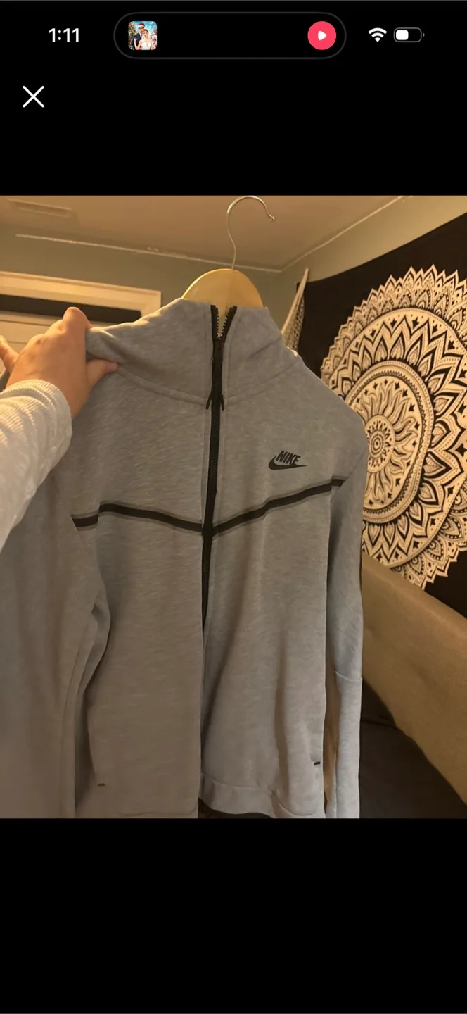 Nike Tech Fleece Grey Outfit image indicator(2)