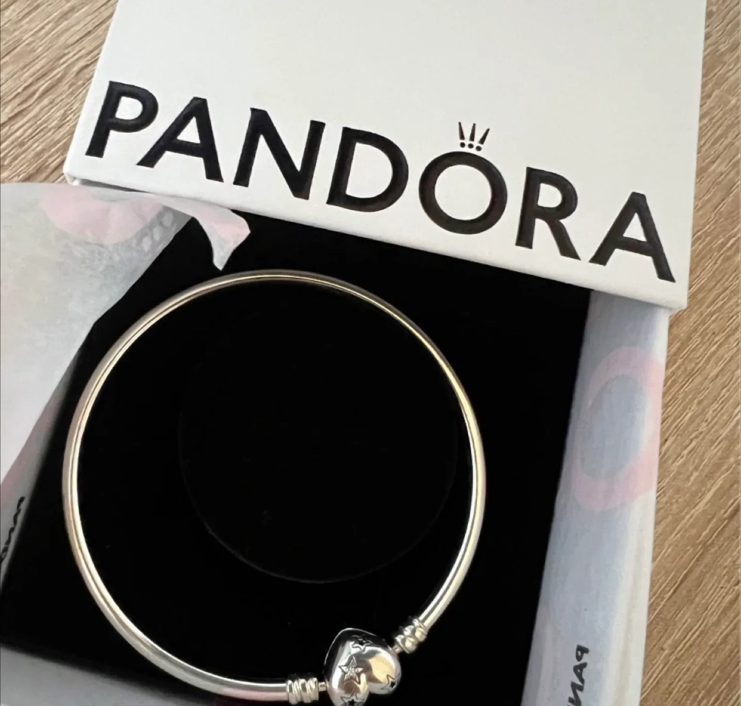 Pandora Bangle with Heart Charm image indicator(2)