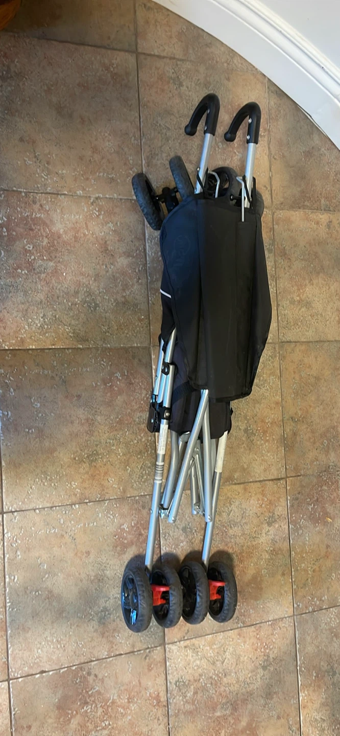 Umbrella Stroller - Lightweight & Compact - photo 5