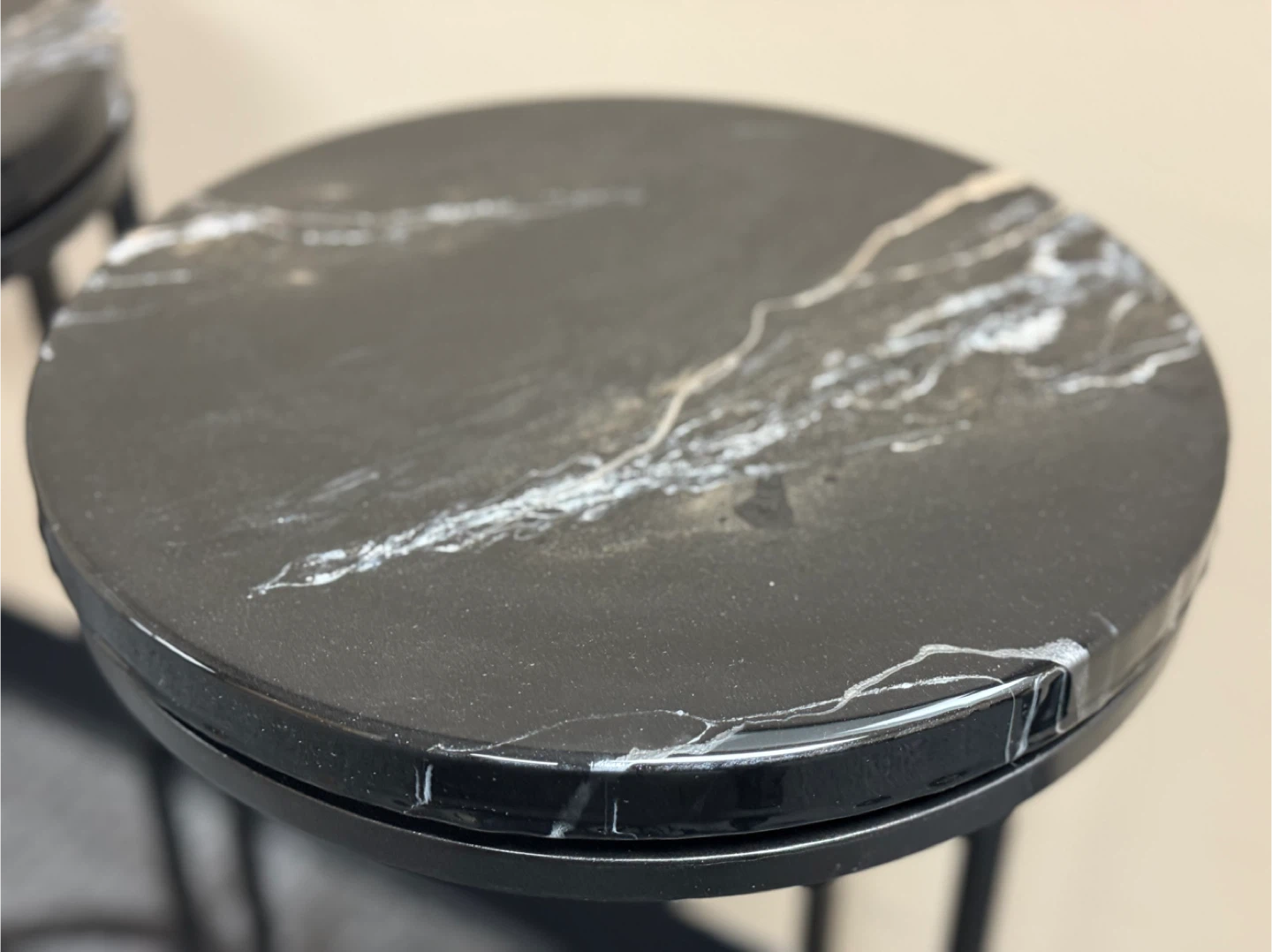 Set of 2 Black Epoxy-resin Top Side Cigar CTables - photo 4