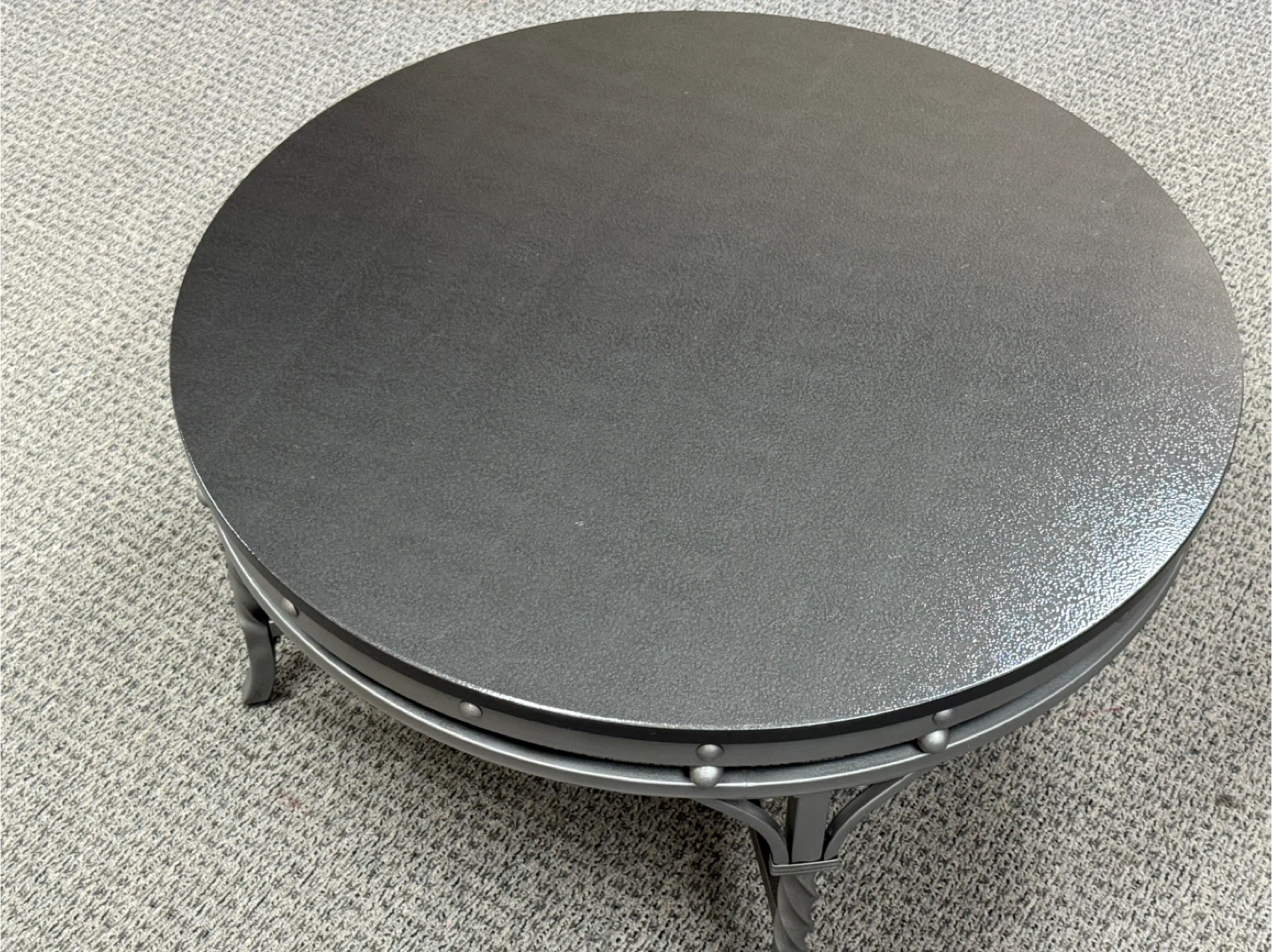 Round Metal Base Coffee Table - Gunmetal Gray/Hammered black top - photo 4