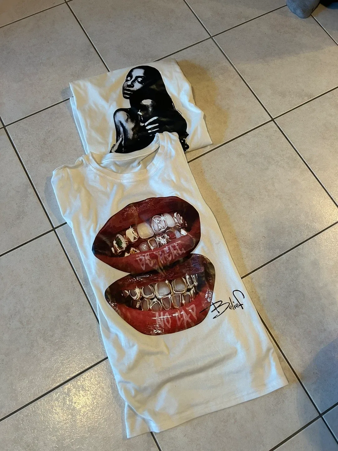 Graphic Print T-Shirts size xl thumbnail