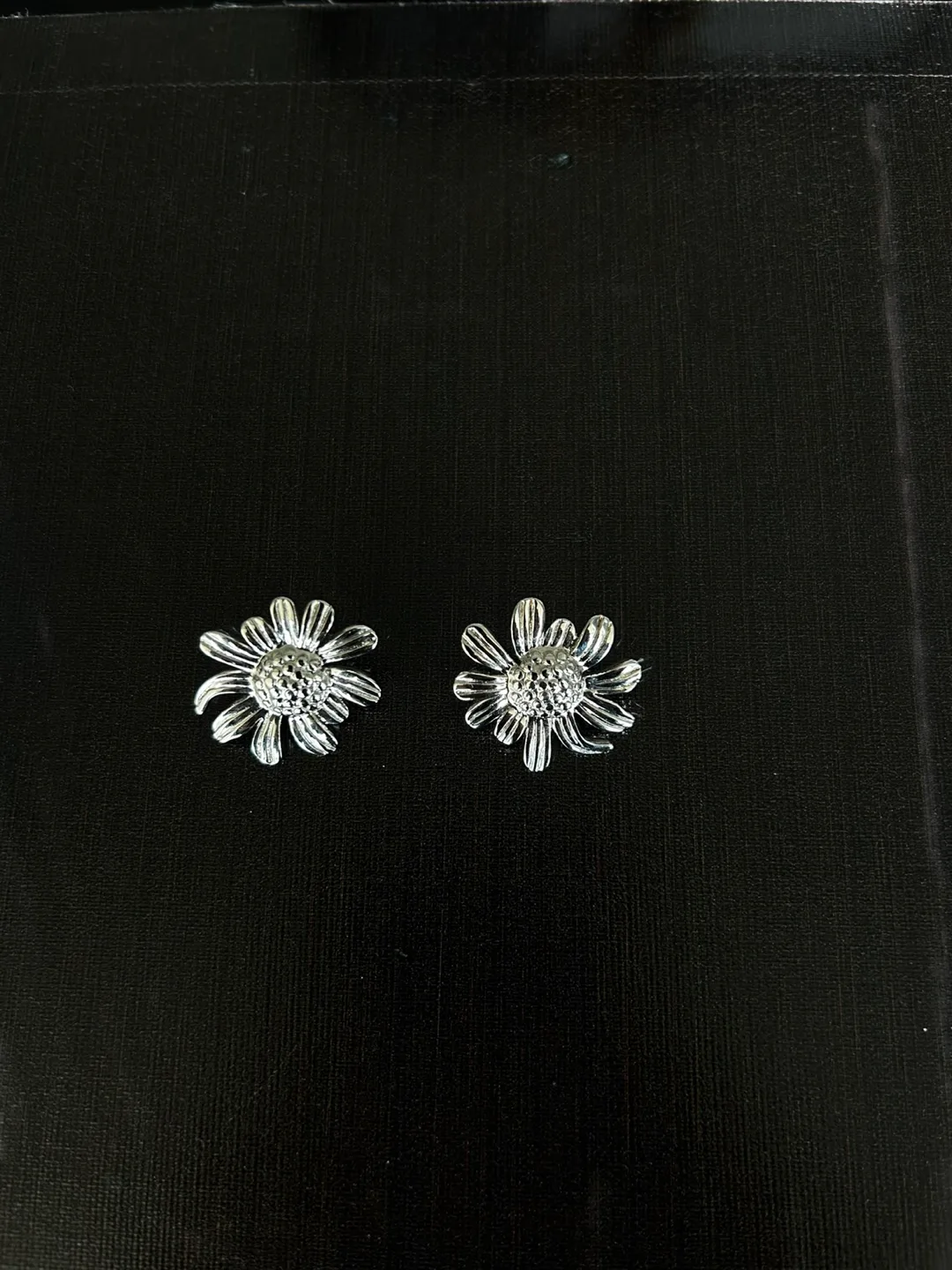 Daisy Silver Stud Earrings