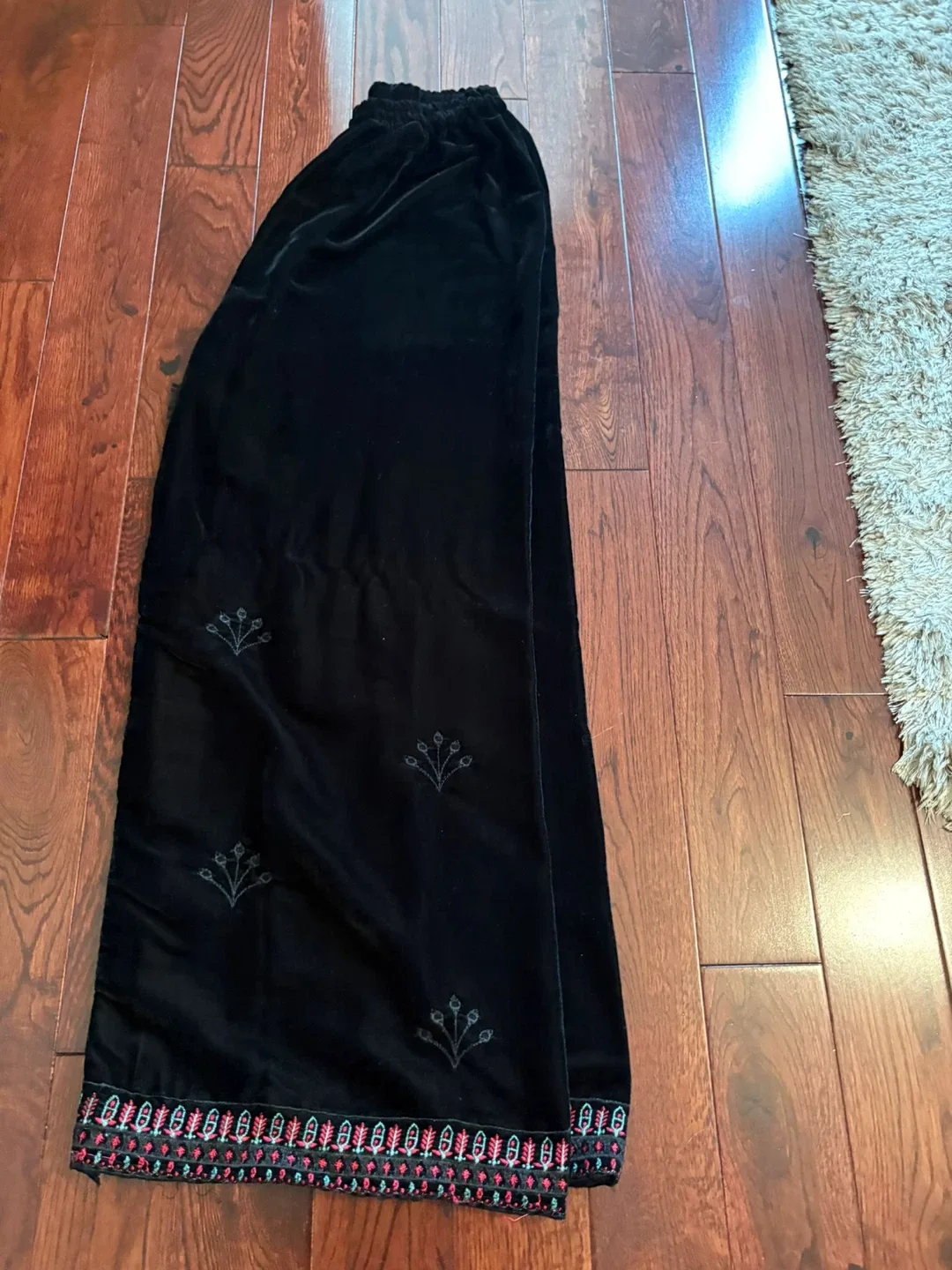 Mahimi Black Velvet Embroidered Salwar Kameez image indicator(2)