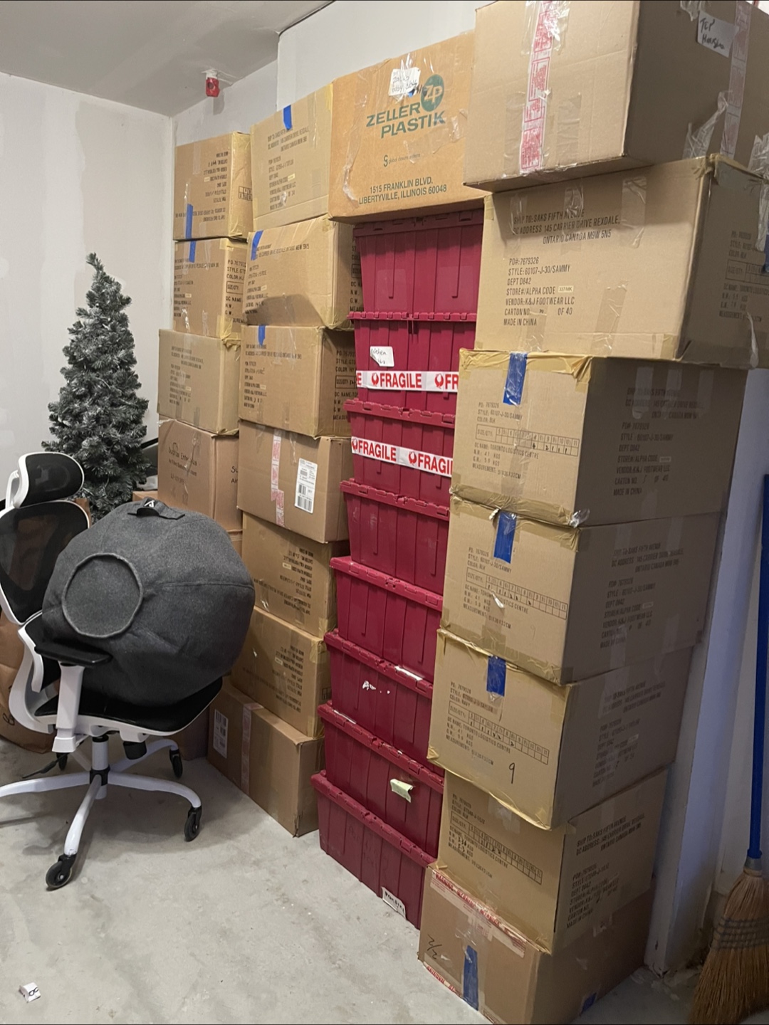Approx 80 Assorted Boxes - photo 2
