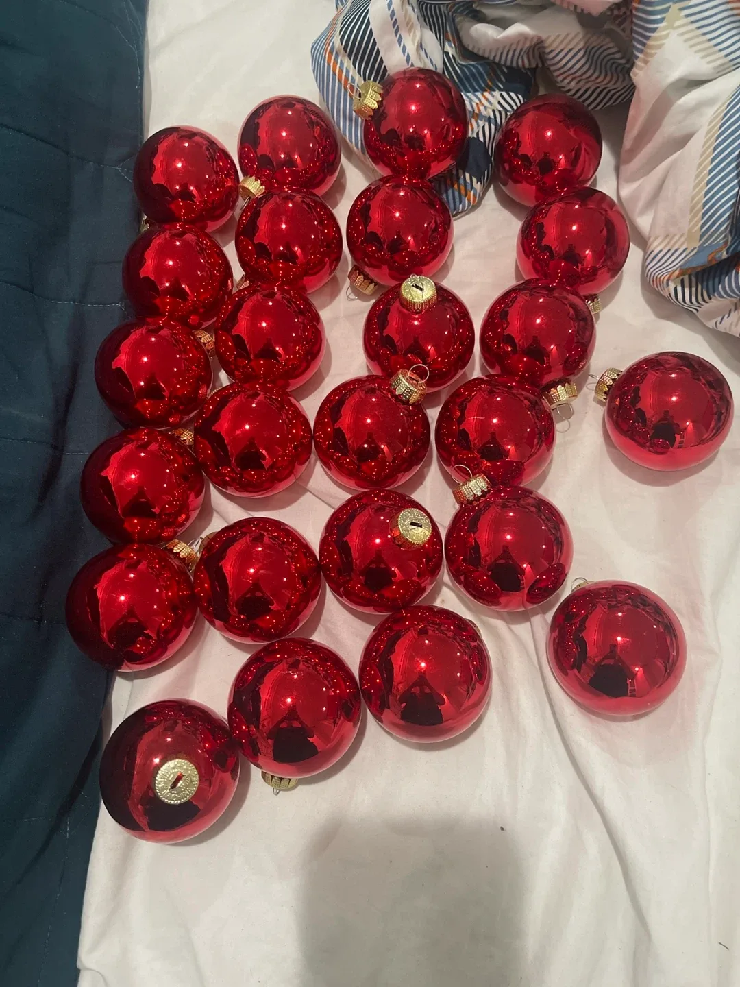 Red Christmas Ornaments thumbnail