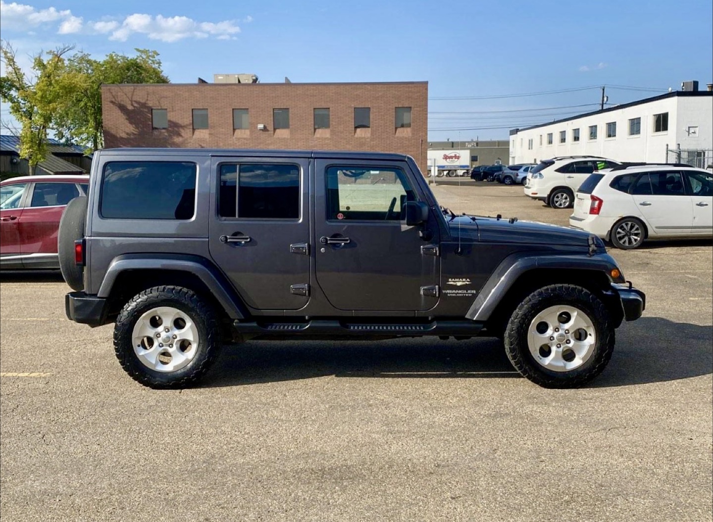 Jeep Wrangler Sahara Unlimited - photo 3