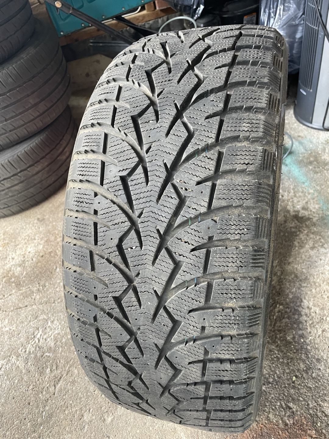 Toyo Observe G3-Ice Winter Tire 245/45R19