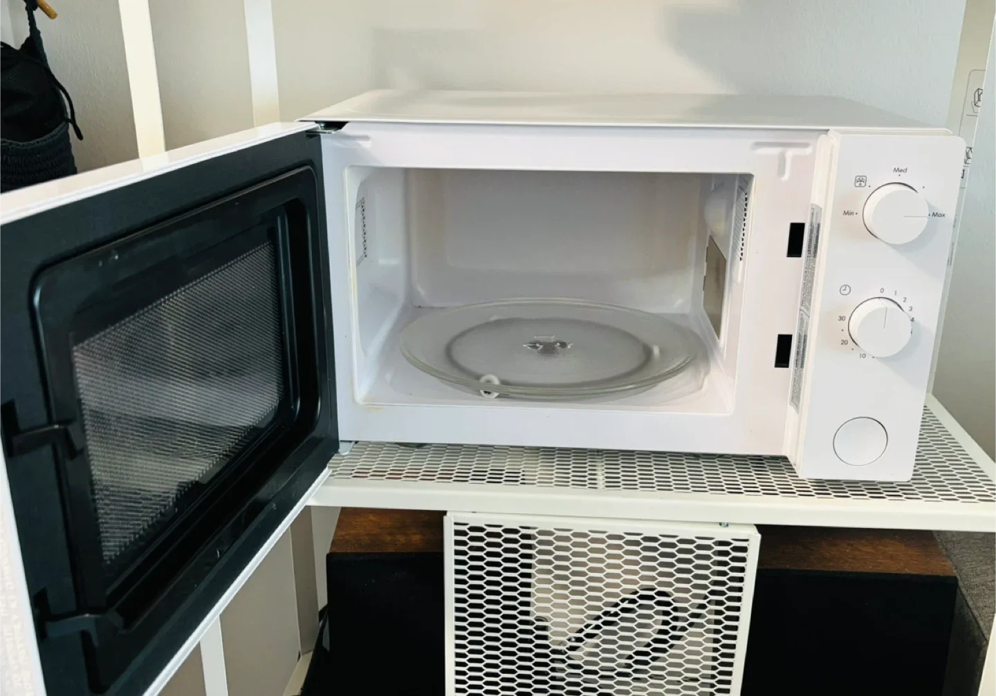 IKEA TILLREDA Microwave Oven - White image indicator(2)