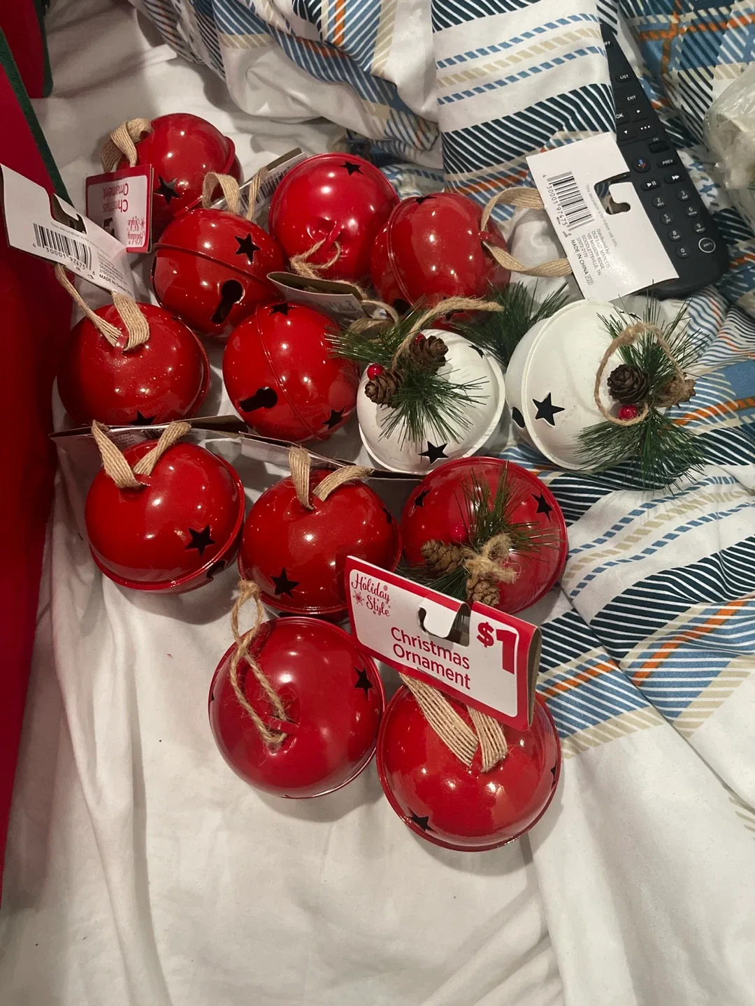 Holiday Style Christmas Ornaments thumbnail