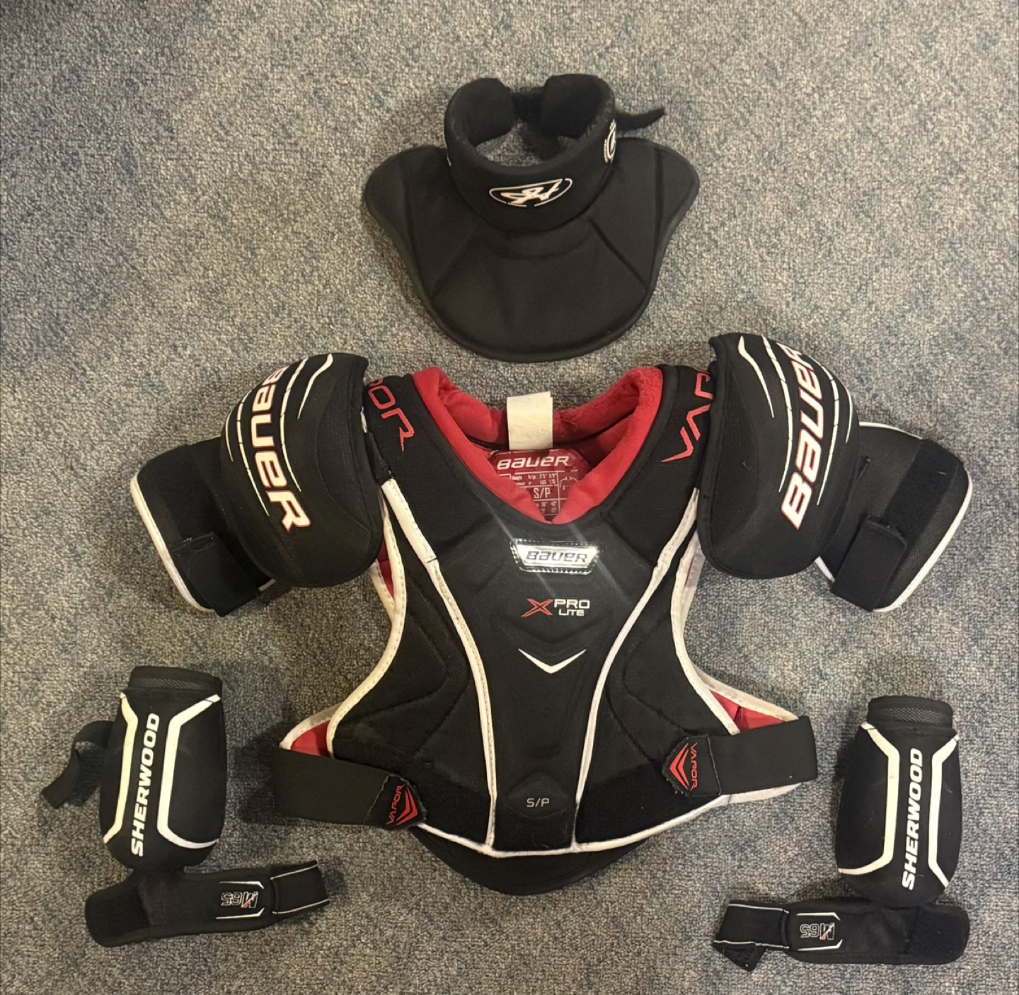 Bauer X Pro Lite Hockey Shoulder Pads - Youth Small/Petite