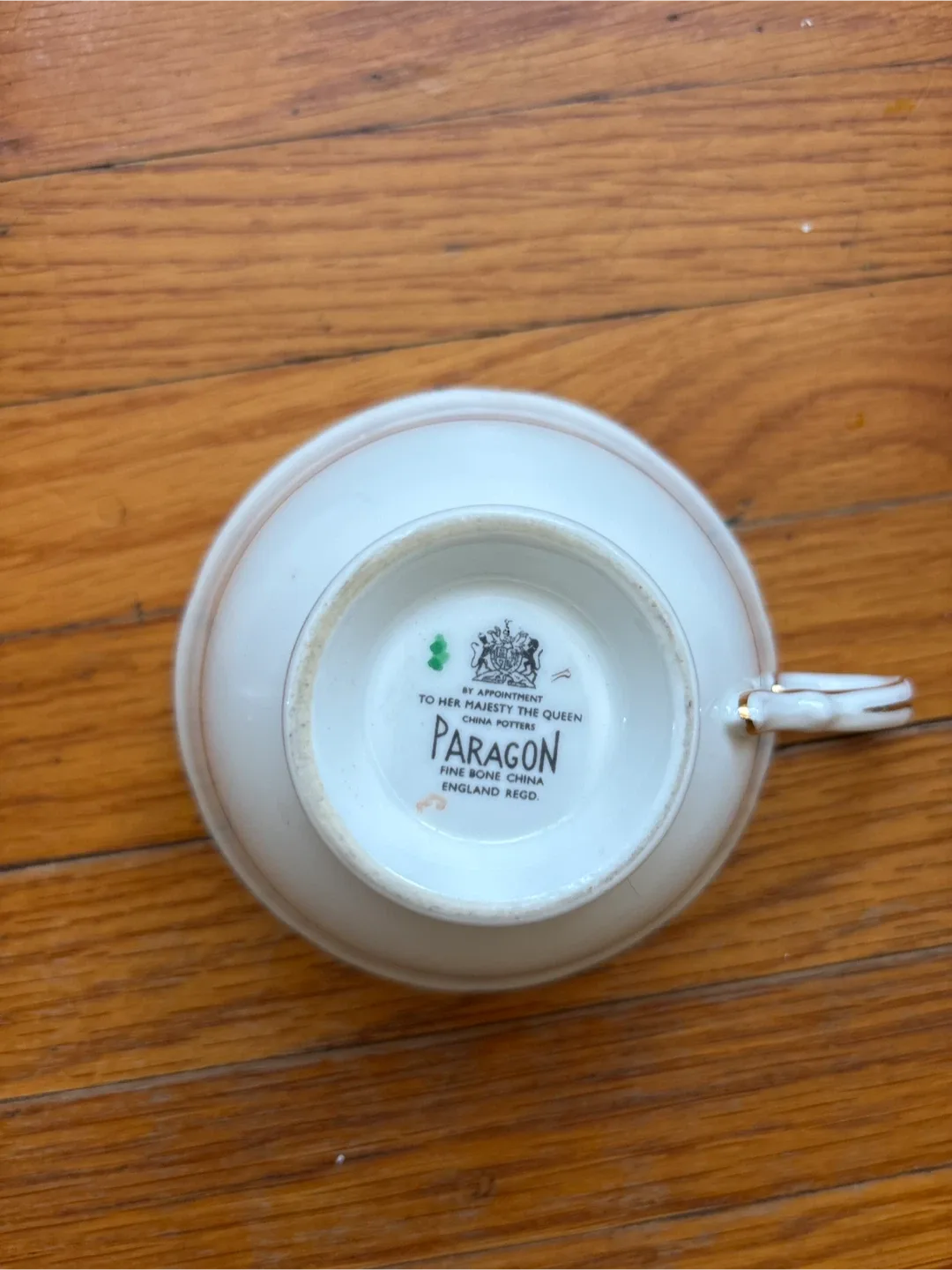 Paragon Fine Bone China Tea Cup & Saucer Set image indicator(2)