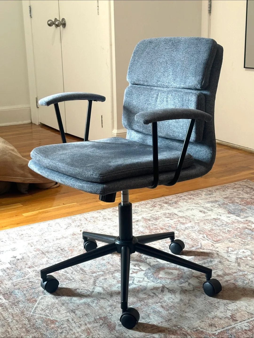 Adjustable Ergonomic Office Chair thumbnail