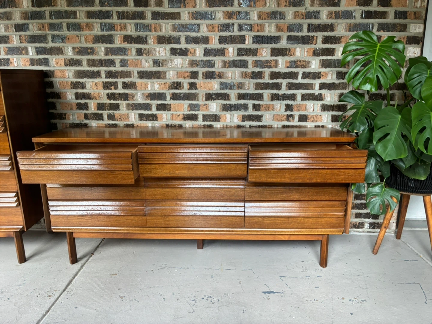 Mid-Century Modern Dresser Set - photo 3