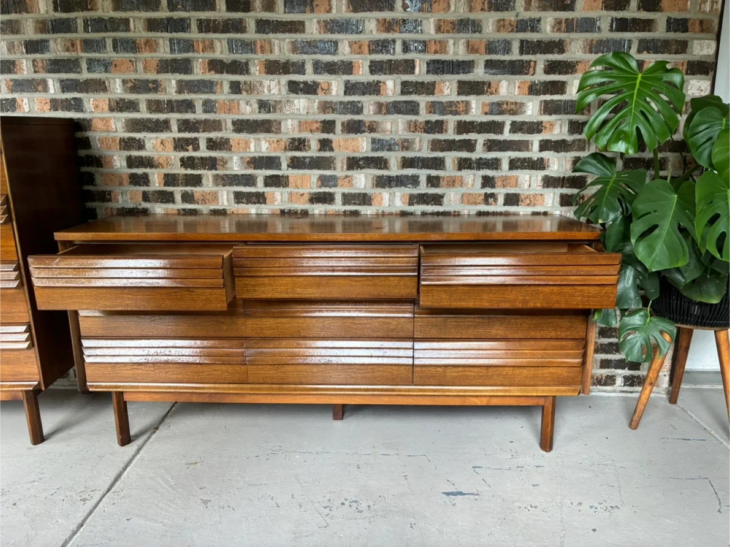 Mid-Century Modern Dresser Set image indicator(3)