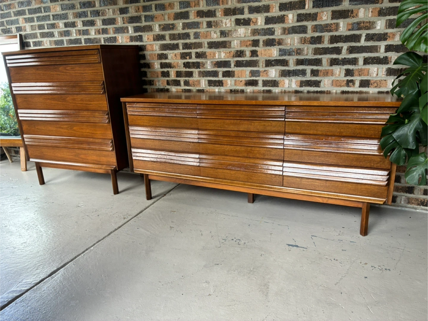 Mid-Century Modern Dresser Set - photo 2