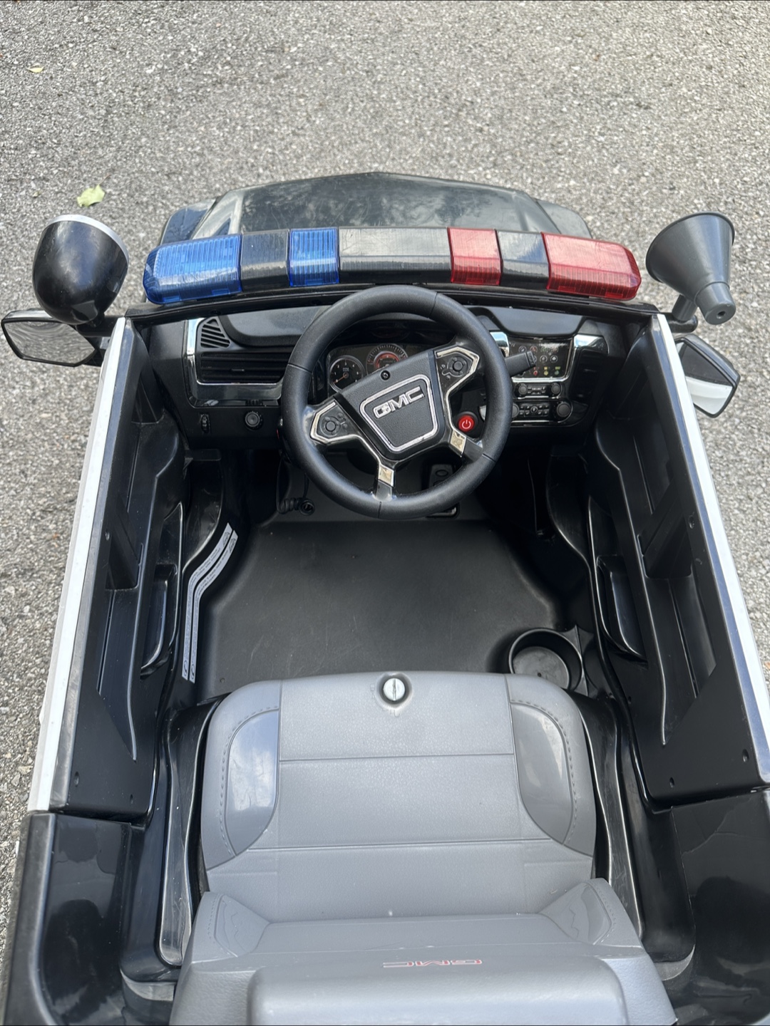GMC Yukon Police Ride-On Car - photo 5
