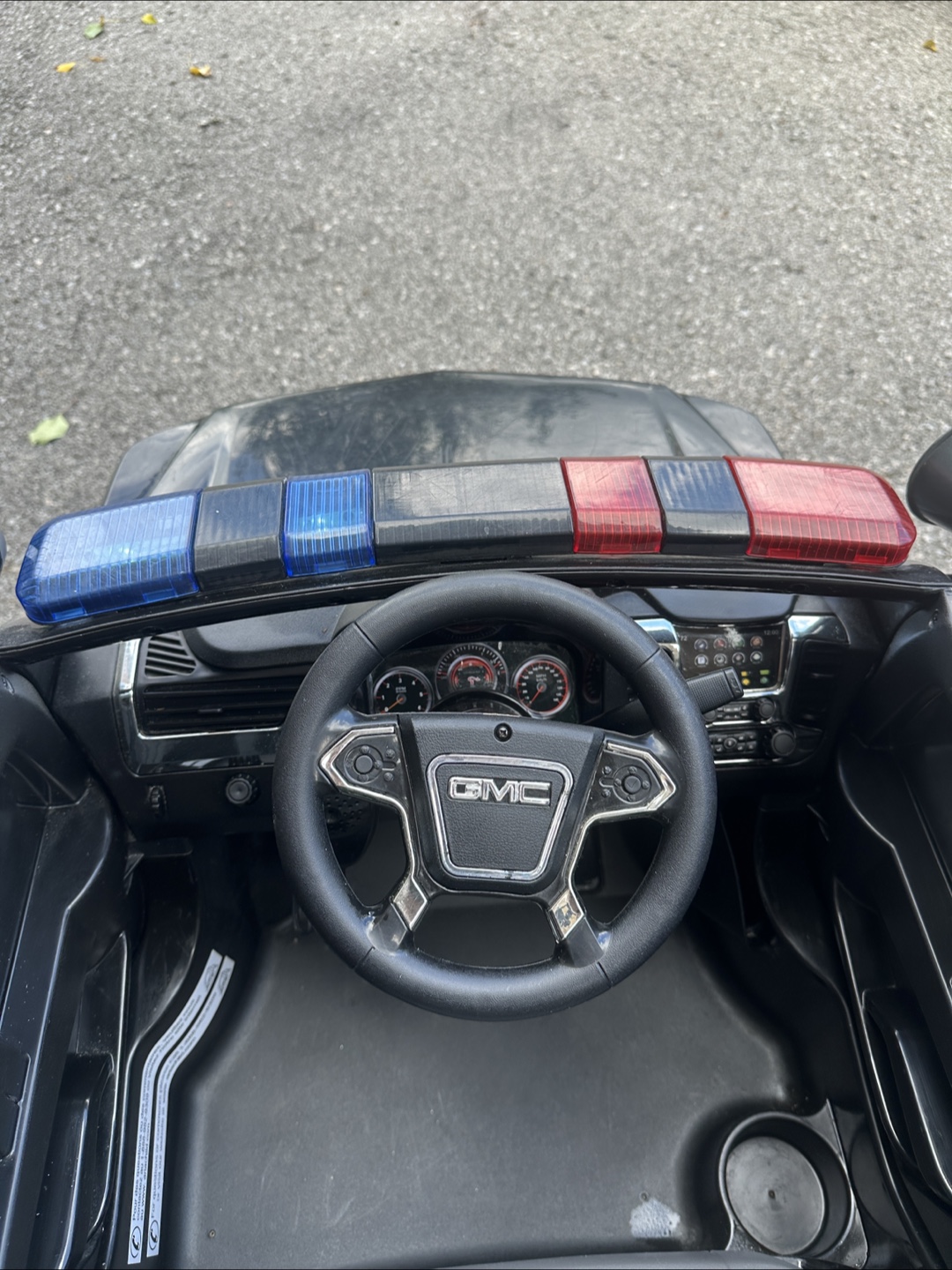 GMC Yukon Police Ride-On Car - photo 4