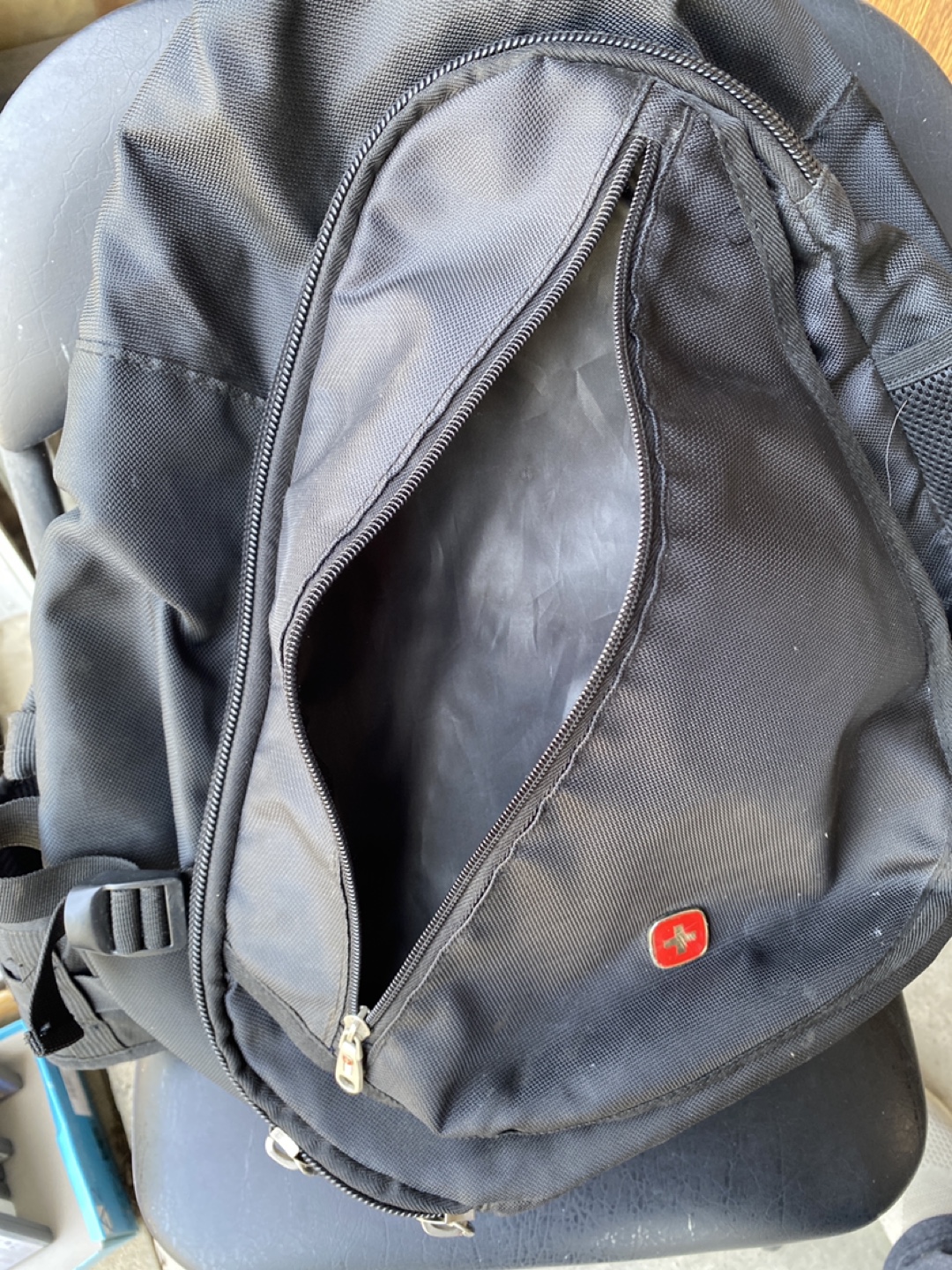 Swiss Gear Black Backpack - photo 4