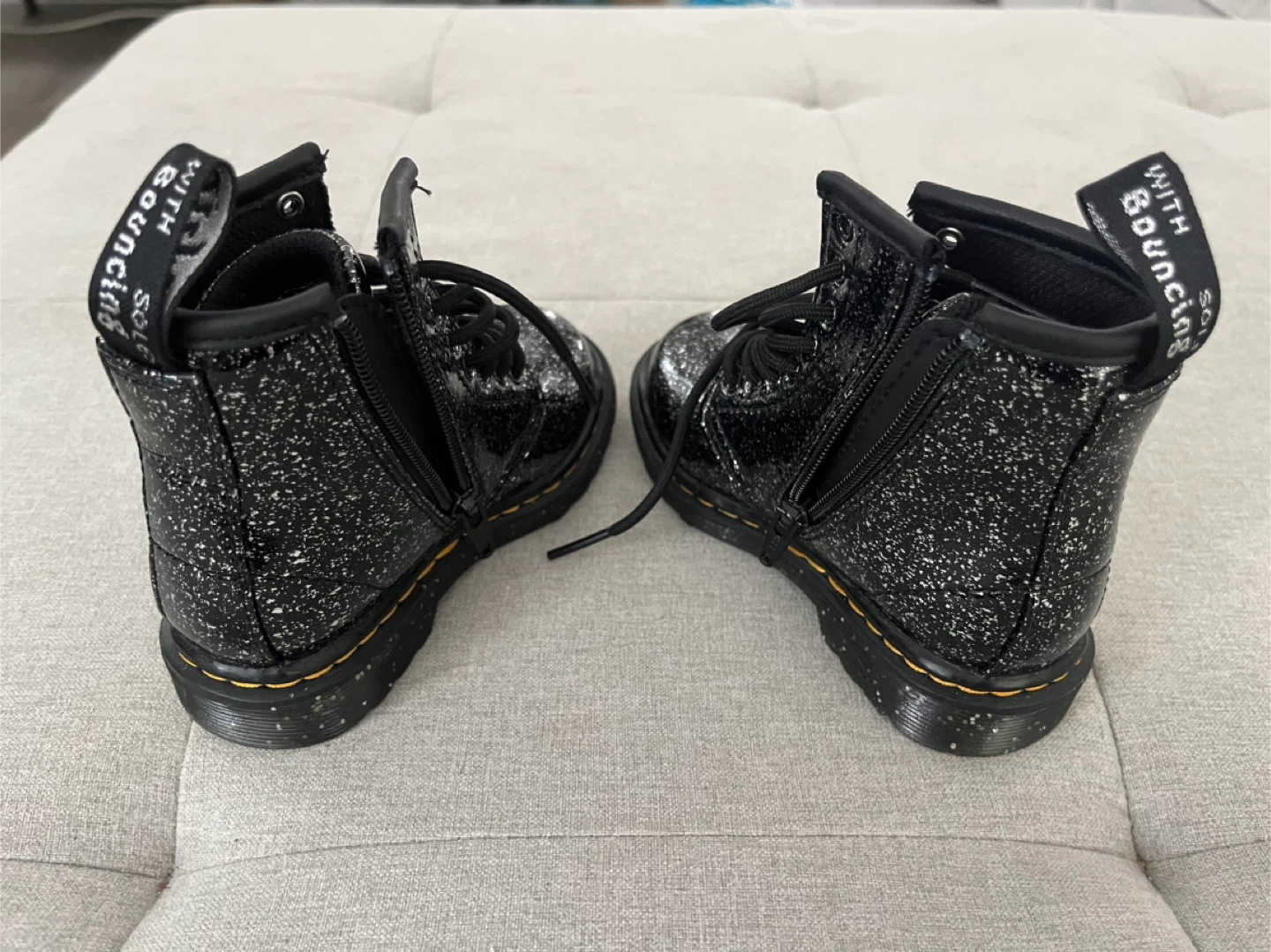 Dr. Martins Black/Glitter Boots - Toddler US 7 - photo 3