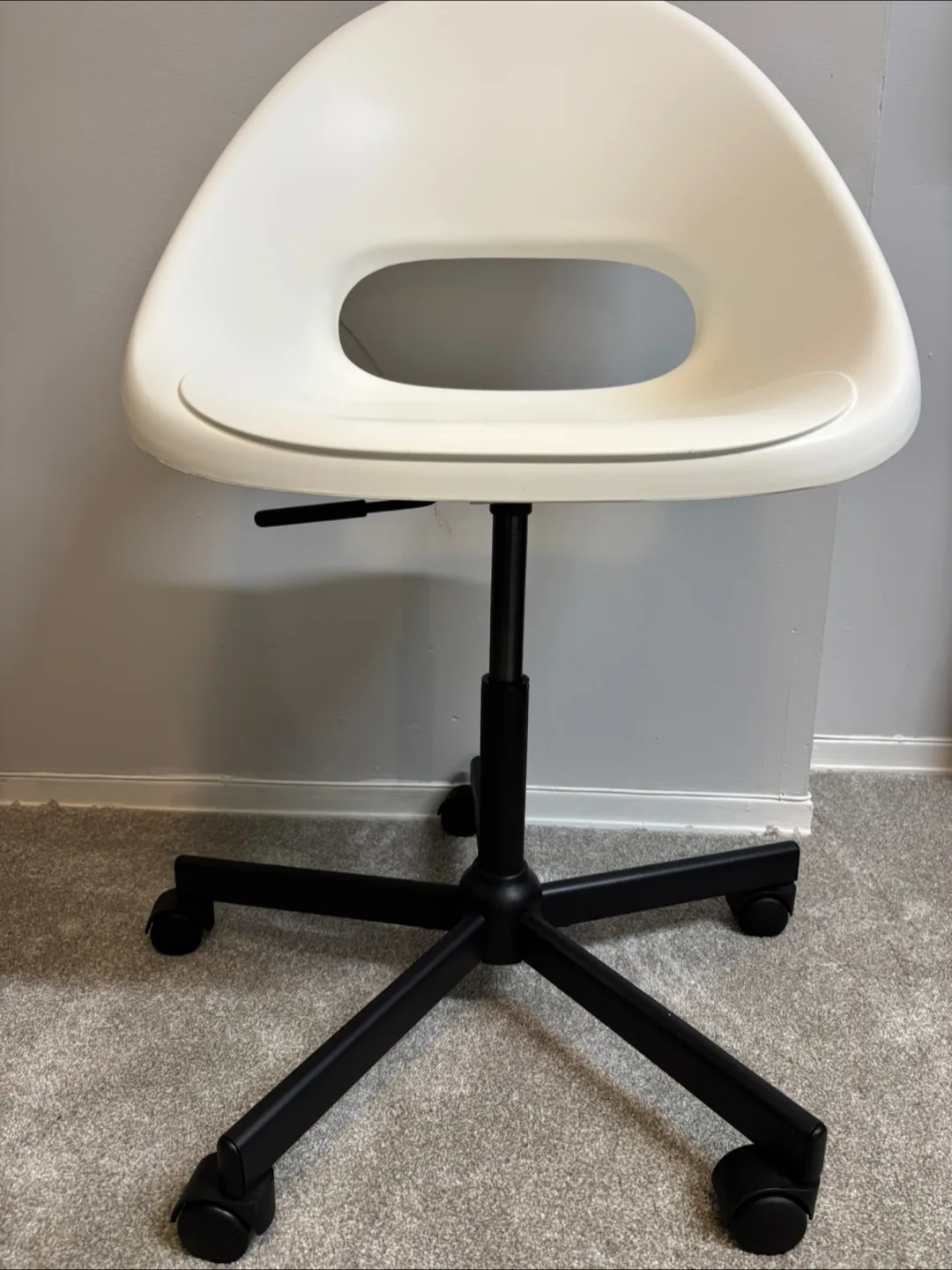 White Swivel Desk Chair image indicator(2)