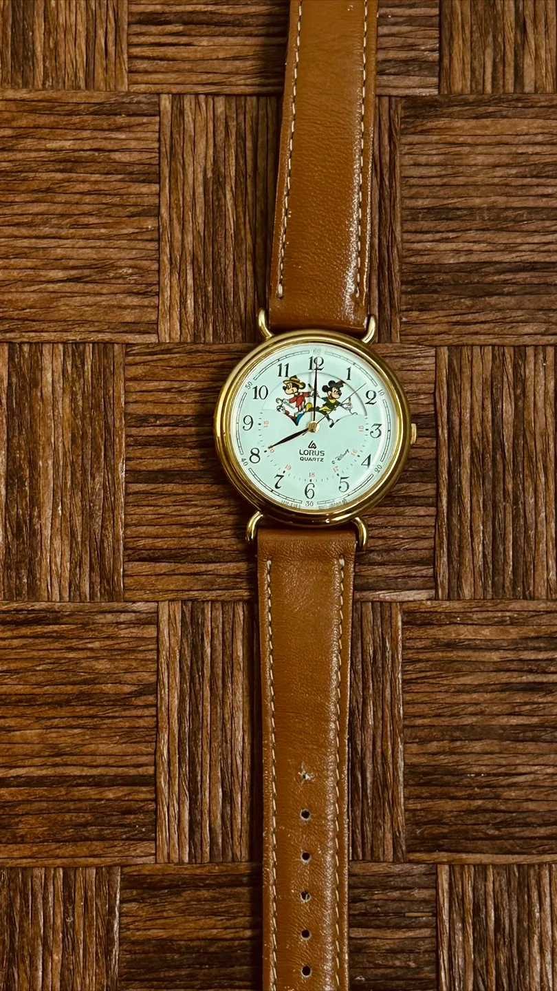 Lorus Quartz Disney Mickey & Minnie Watch image indicator(3)