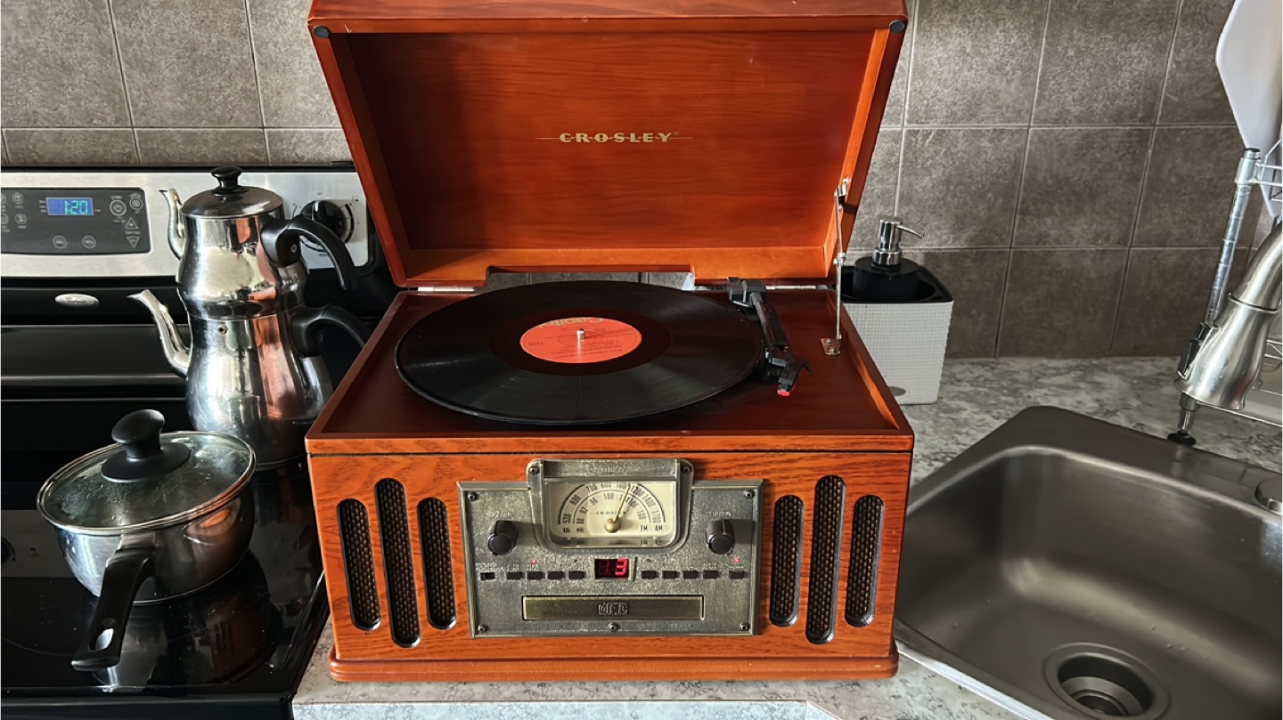 Crosley Turntable Radio CD Player Cassette Player - photo 2