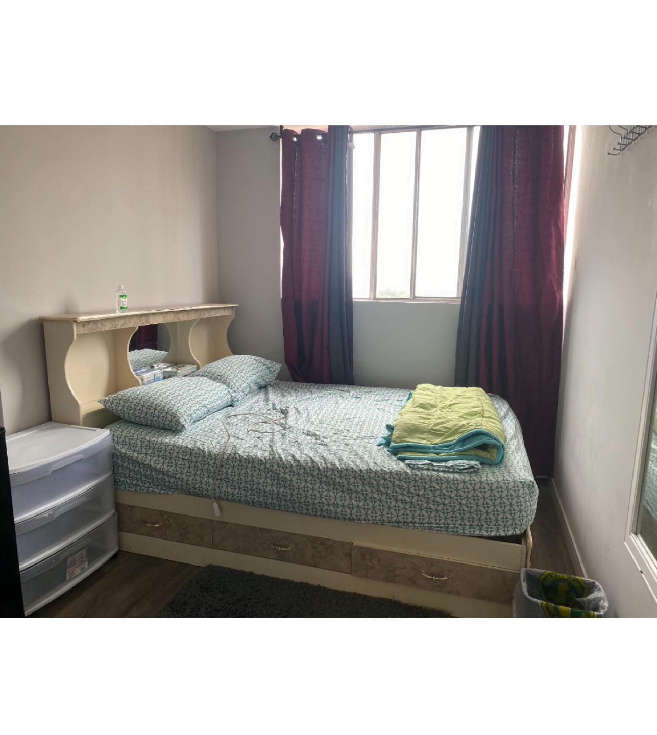 Bed frame with headboard + queen mattress - photo 2