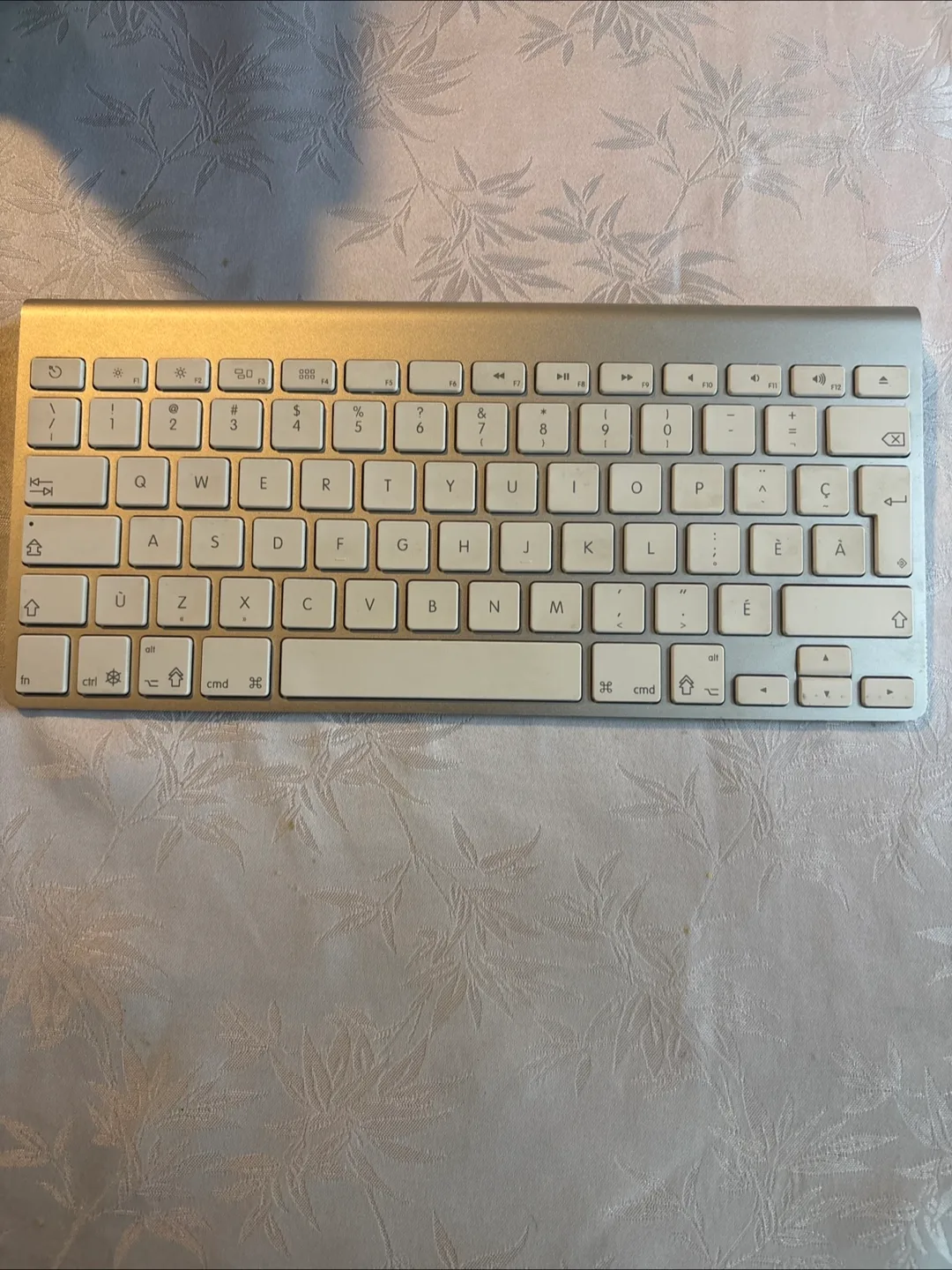 Apple Magic Keyboard - Silver thumbnail