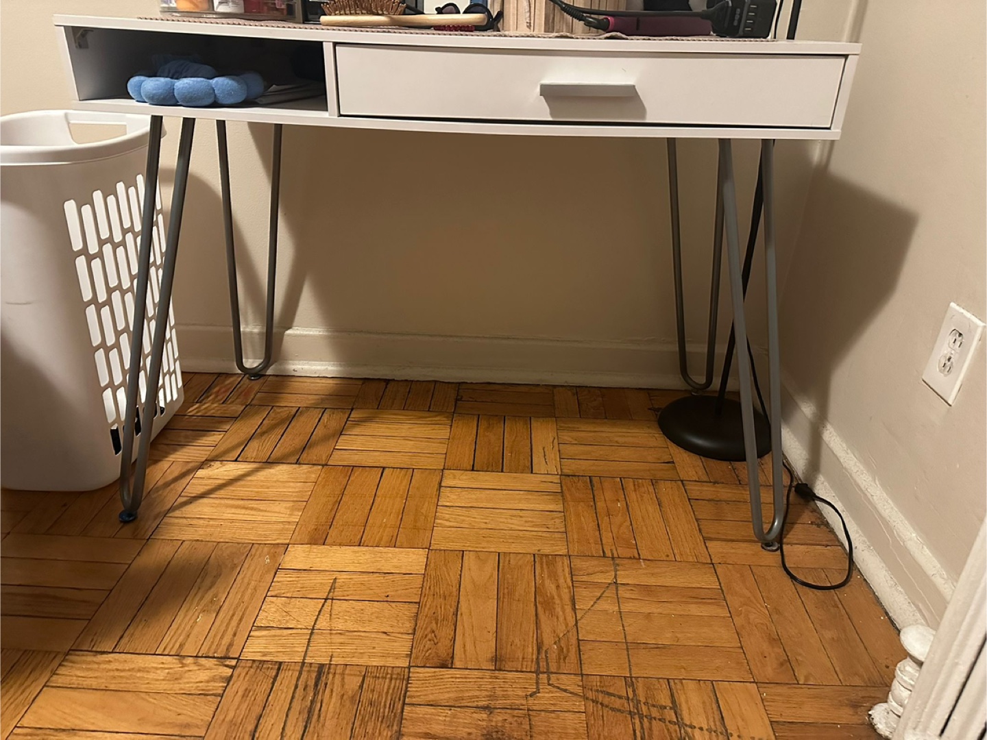 SHW White Home Office Desk with Drawer - photo 4