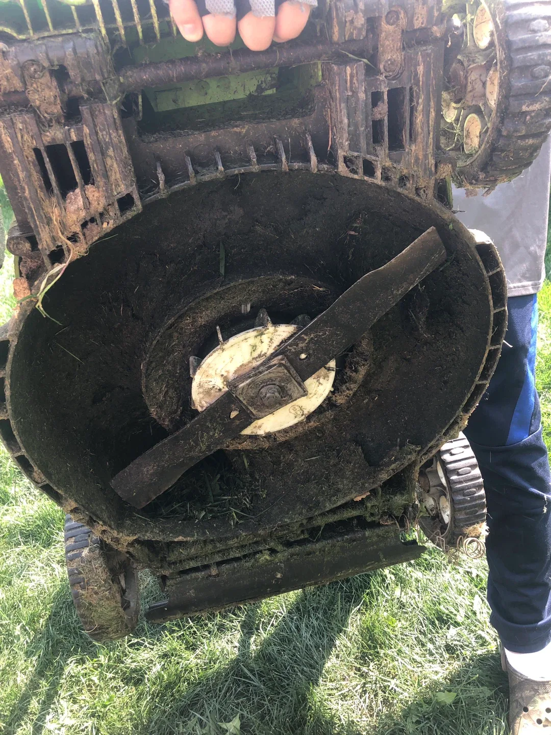 Yardworks Electric Lawn Mower image indicator(2)