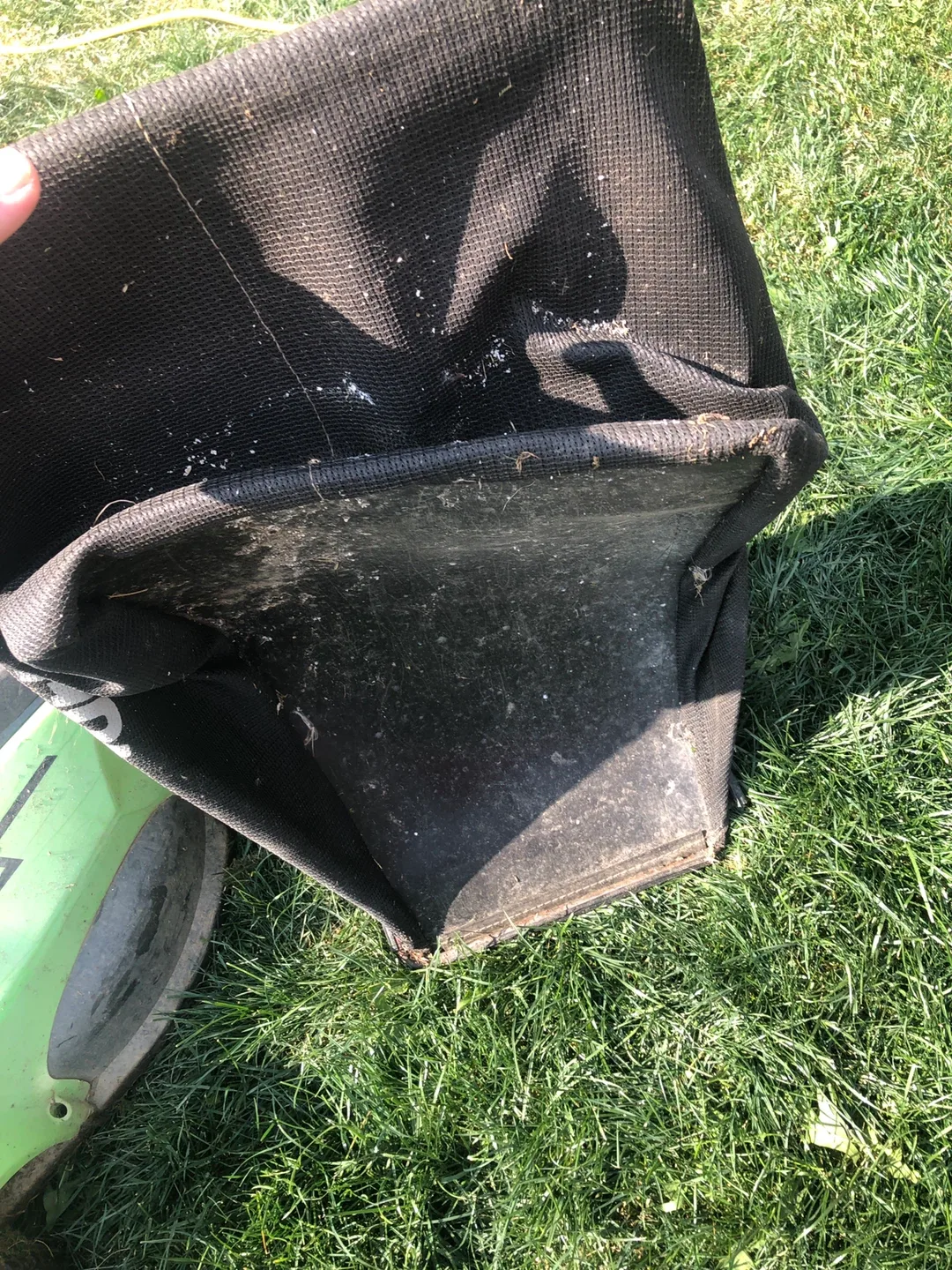 Yardworks Electric Lawn Mower image indicator(3)