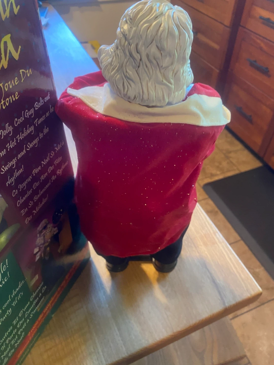 Sax Playin' Santa Animated Figure - photo 5