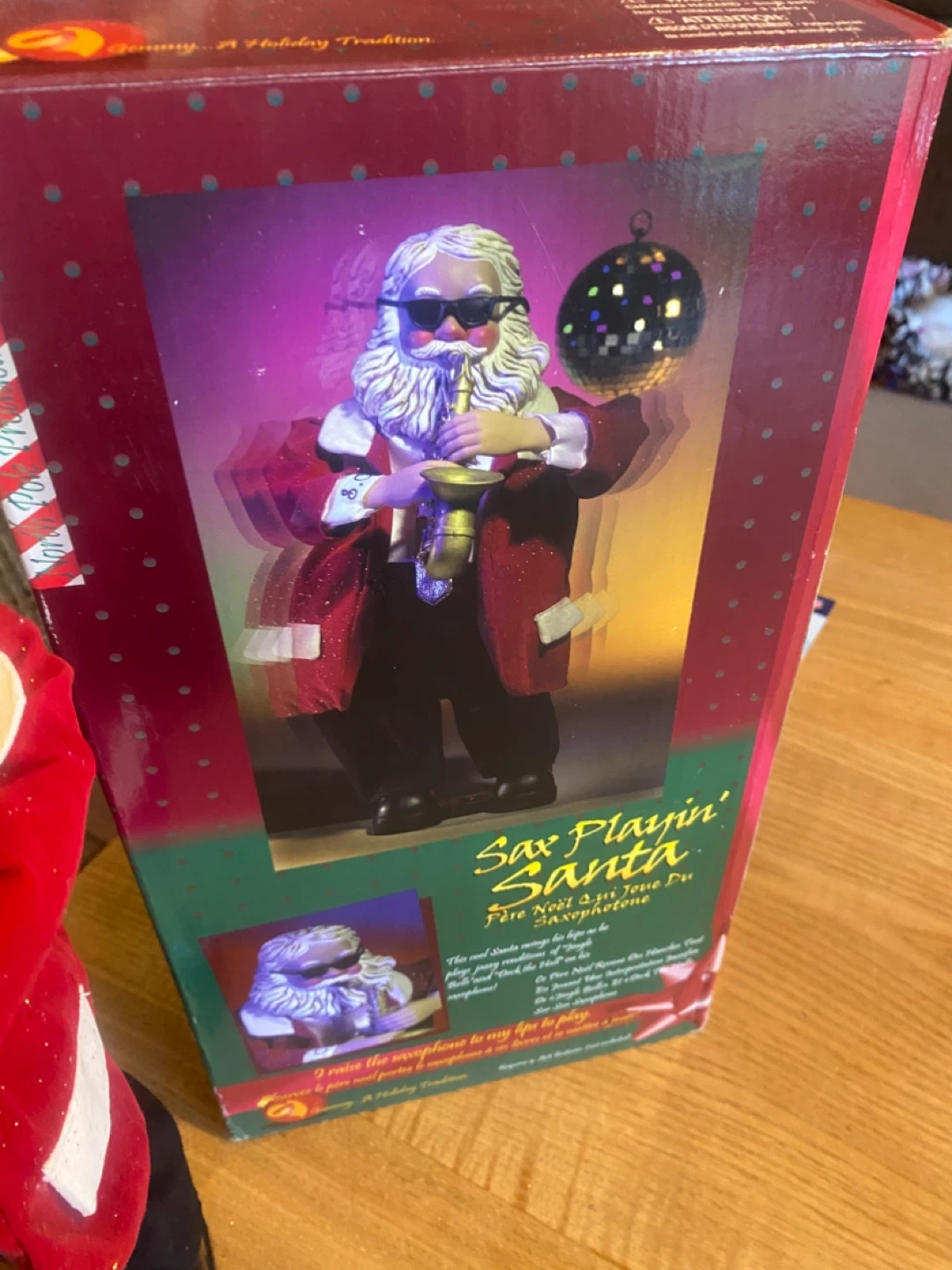 Sax Playin' Santa Animated Figure - photo 2