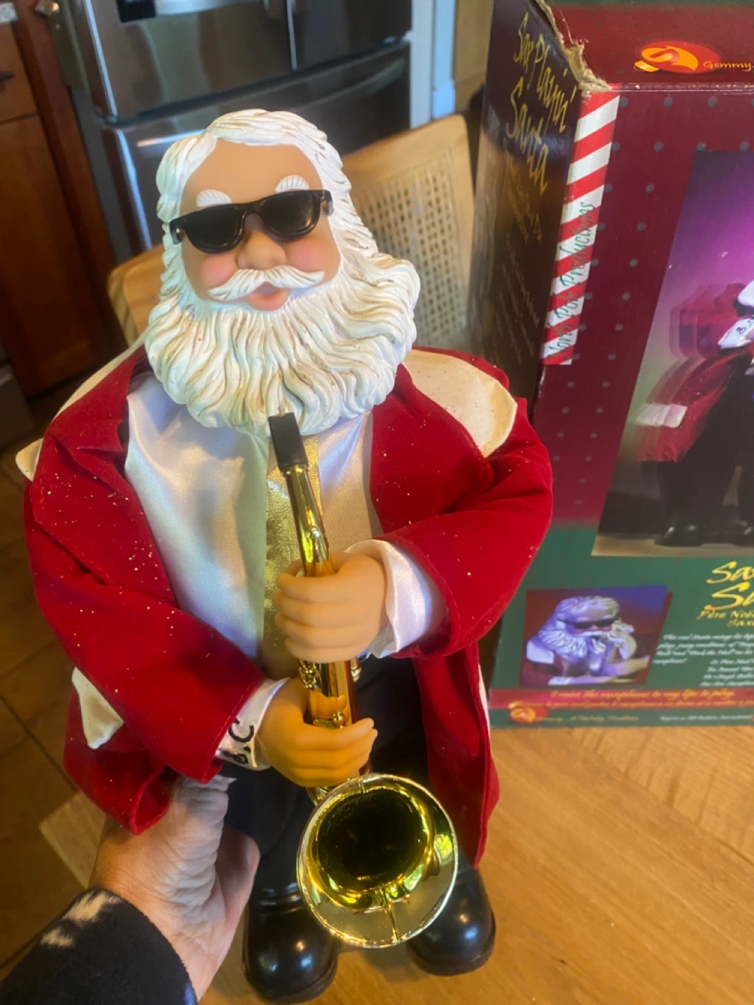 Sax Playin' Santa Animated Figure - photo 3