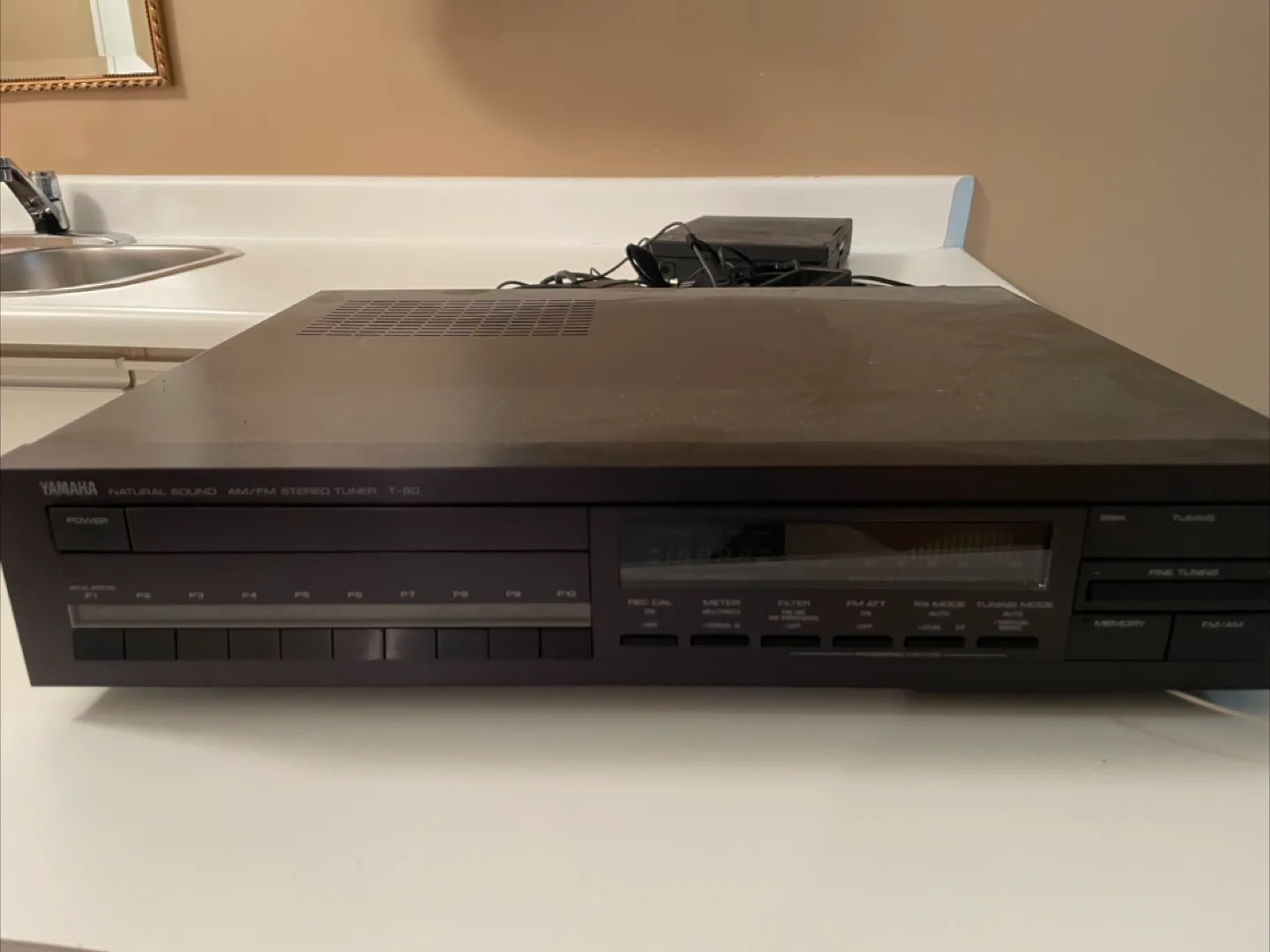 Yamaha Natural Sound AM/FM Stereo Tuner T-80 thumbnail