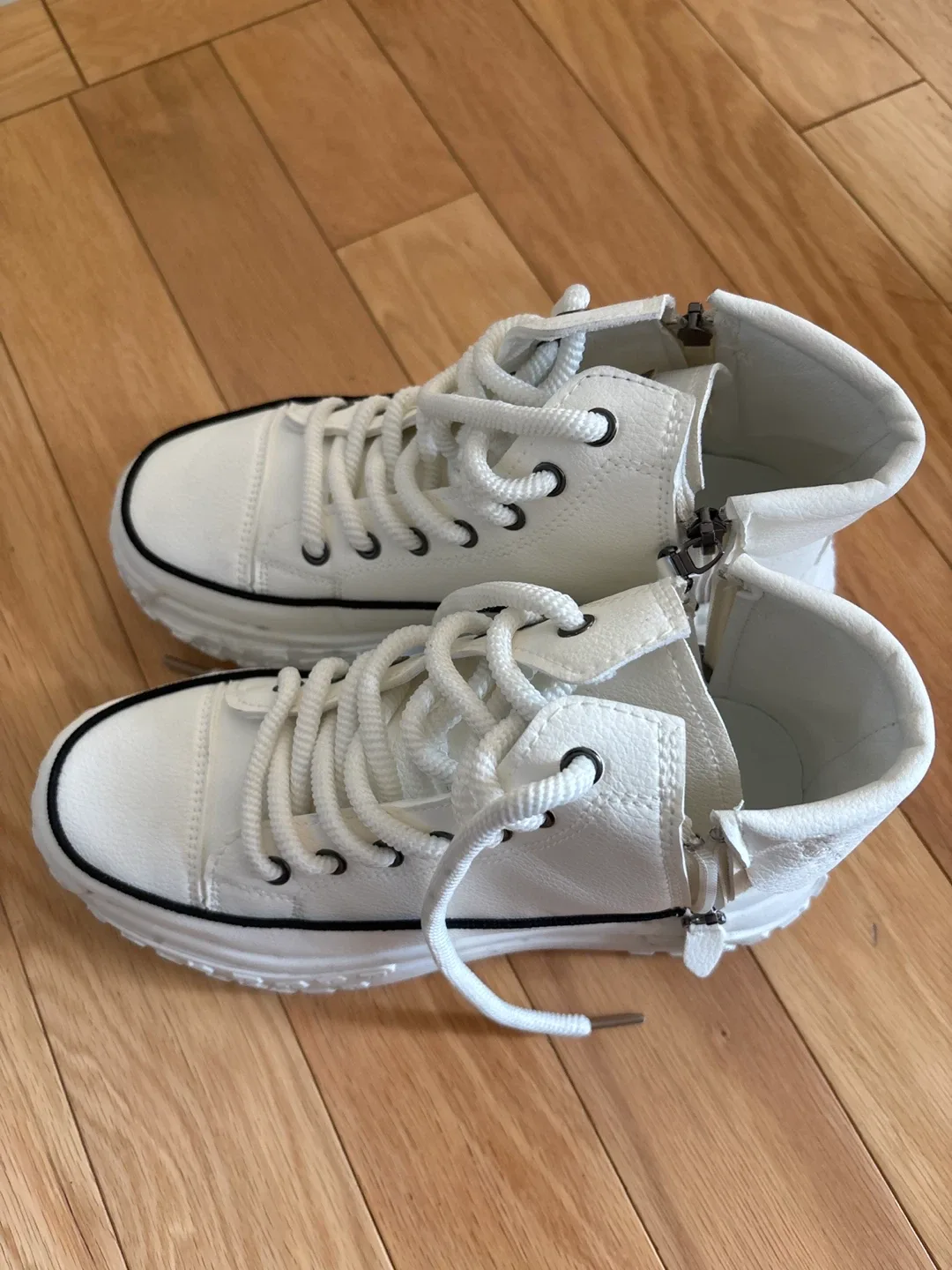 White High Top Sneakers image indicator(2)