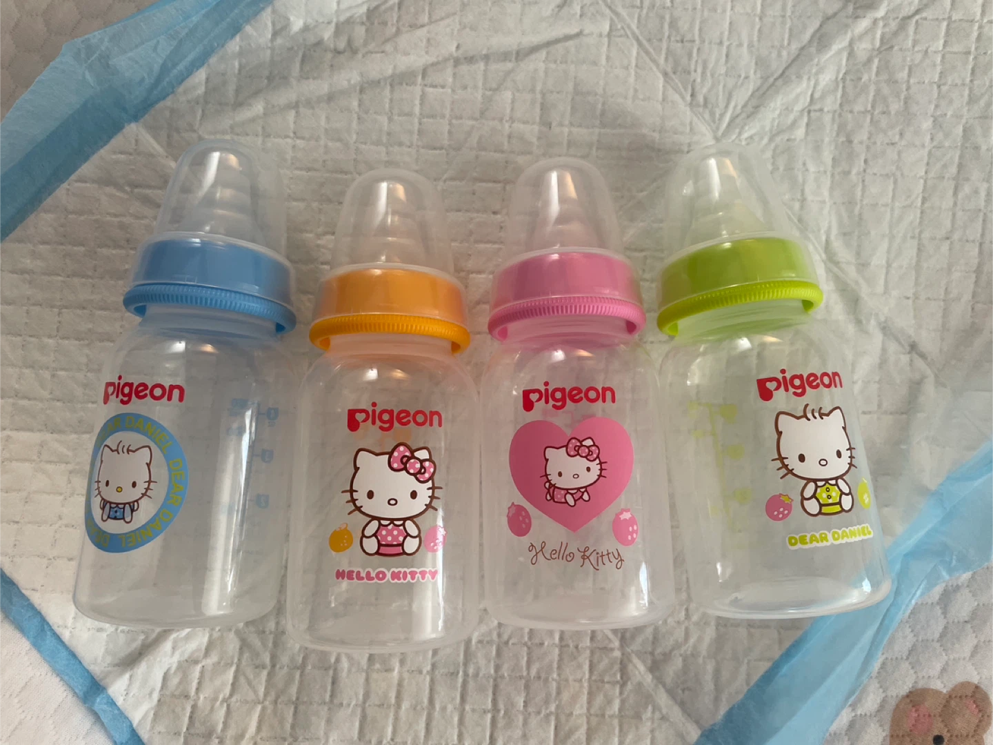 Pigeon Hello Kitty Baby Bottles (Set of 4)
