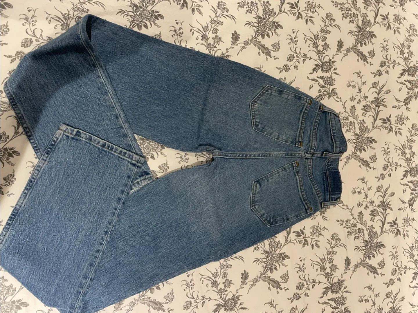 Women’s Abercrombie Jeans image indicator(3)