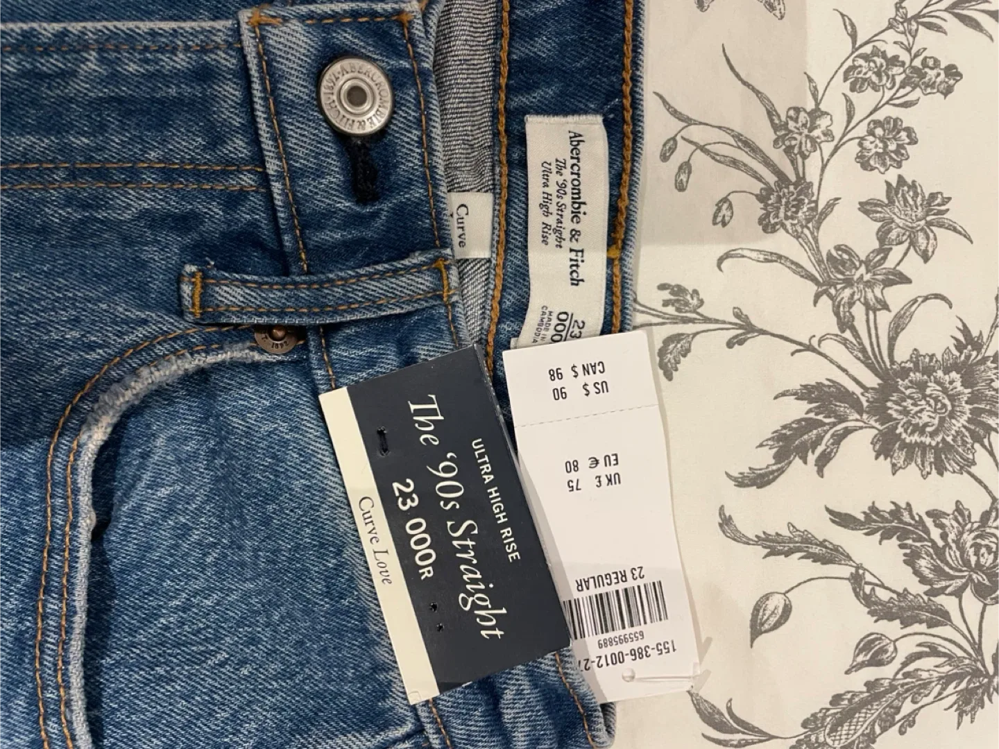 Women’s Abercrombie Jeans image indicator(4)