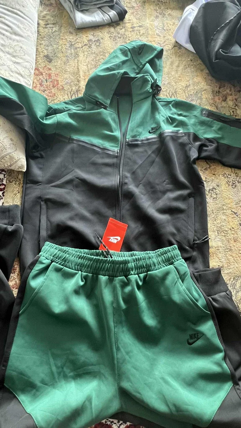Nike Tech Fleece Tracksuit - Green & Black thumbnail