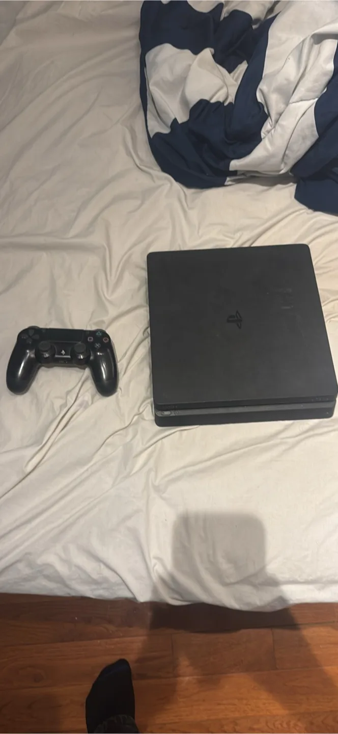 PlayStation 4 Slim (with controller) thumbnail