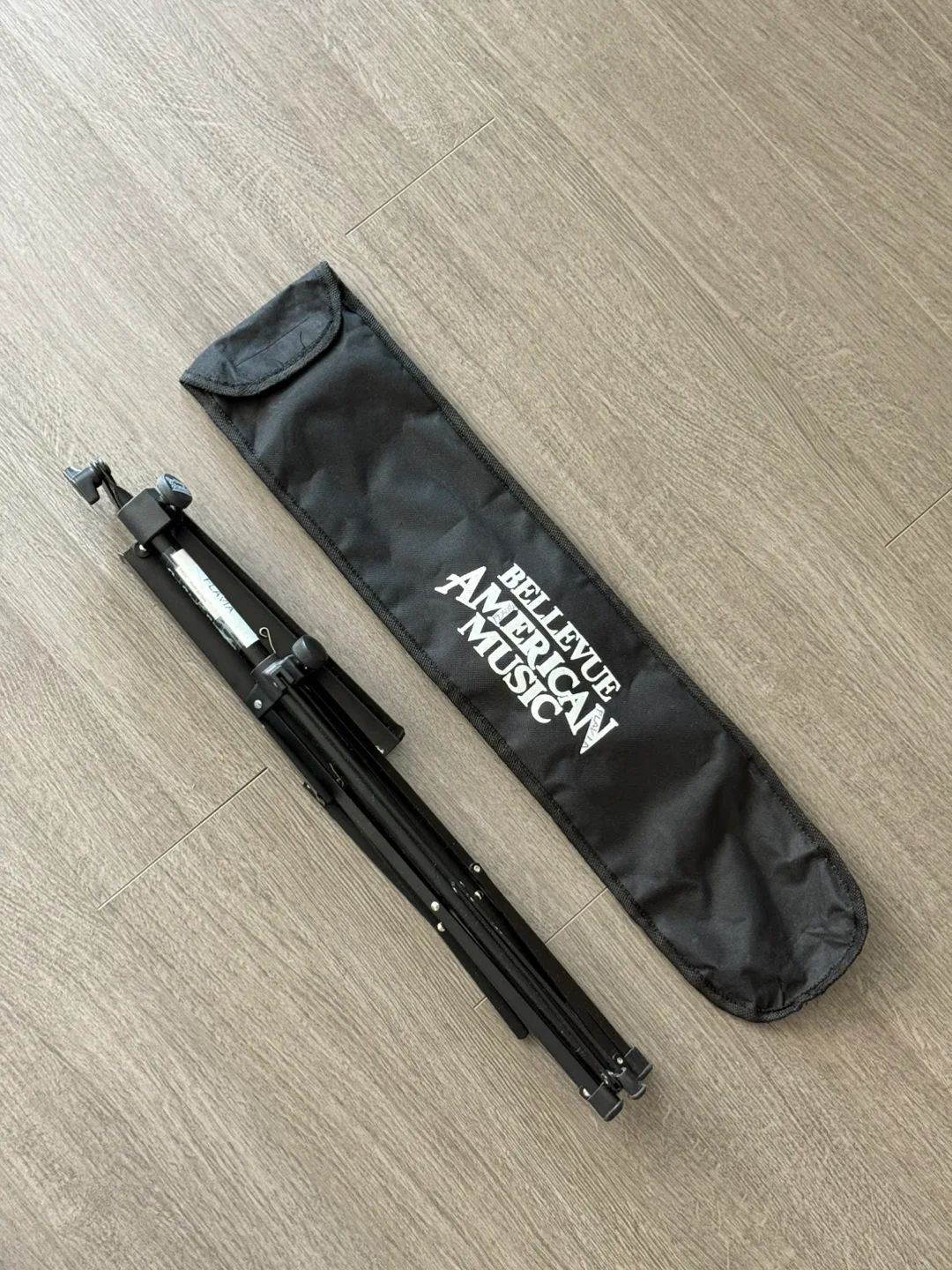 Bellevue American Music Stand w/ Carrying Bag image indicator(3)