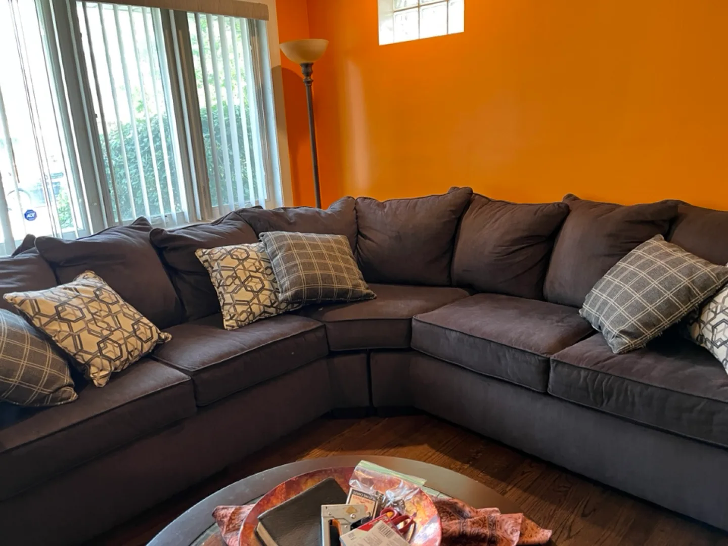 Corner sectional sofa
