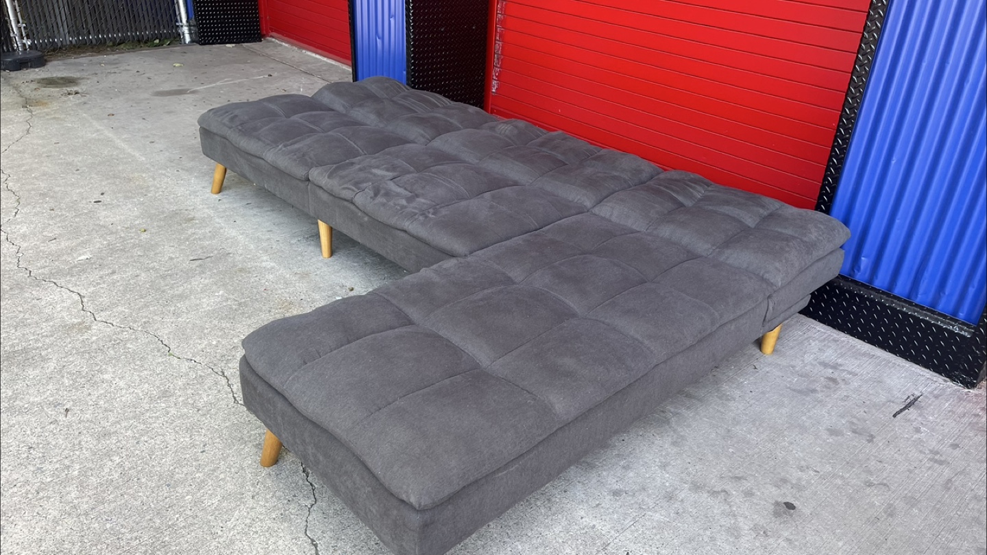 Gray sectional with adjustable headrest. Free local delivery - photo 3