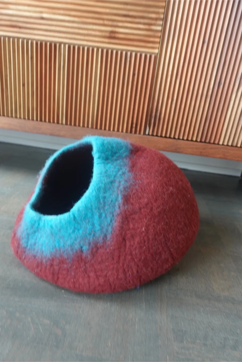 Cozy Cat Cave Bed - Red & Blue thumbnail