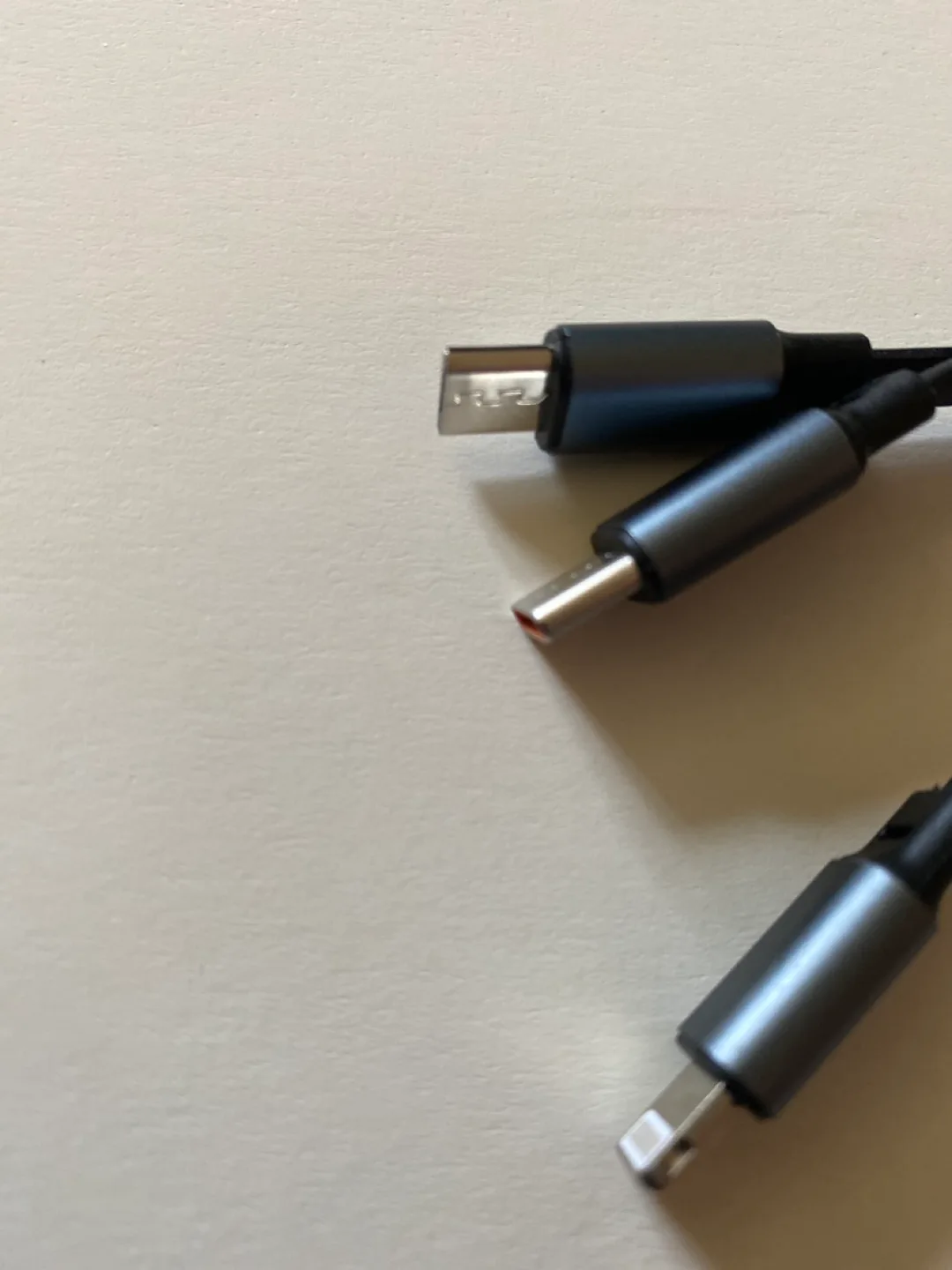 Astronaut Design Retractable 3-in-1 USB Cable image indicator(2)