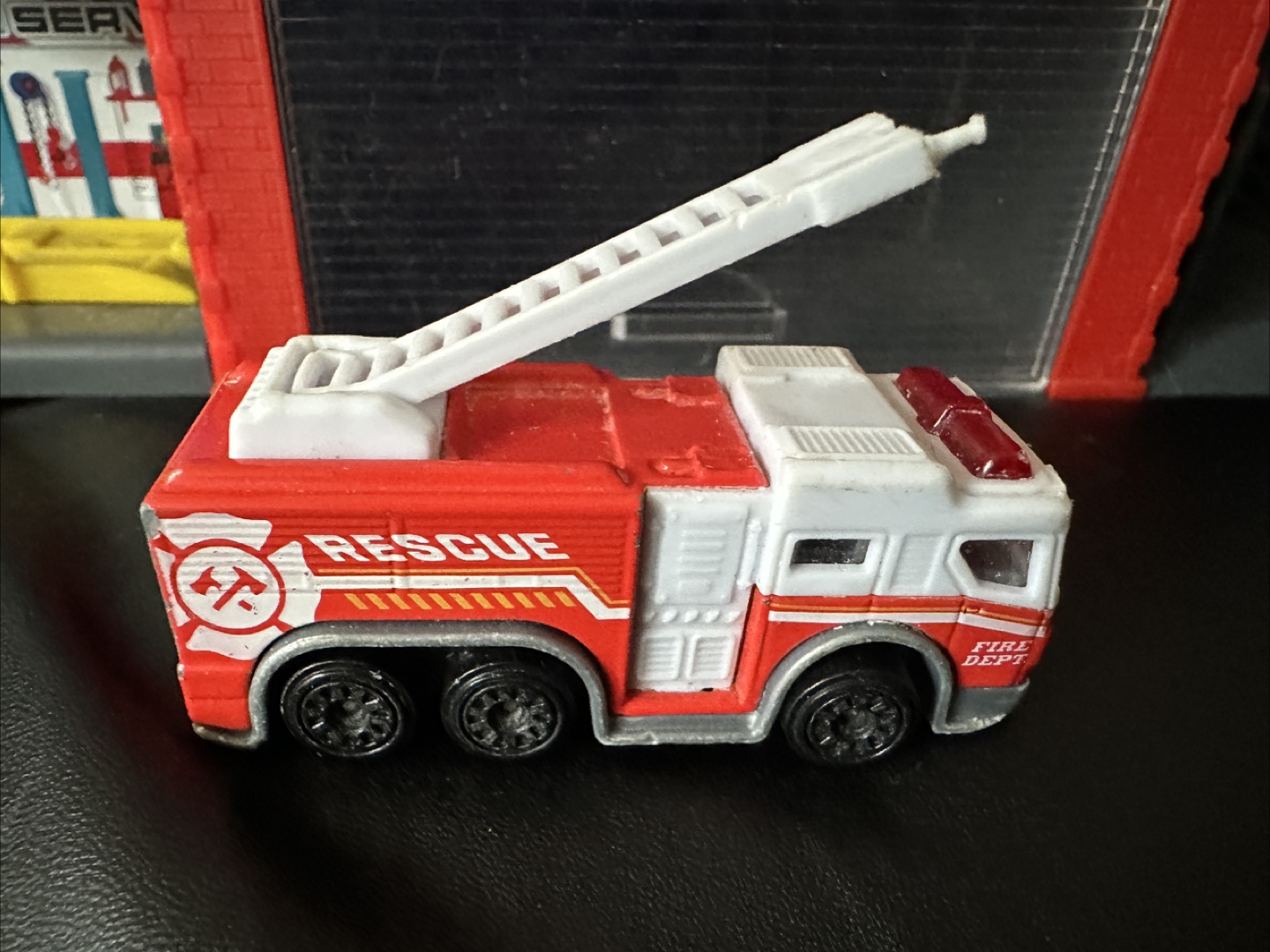 Fire Station & Police Station Playset - photo 4