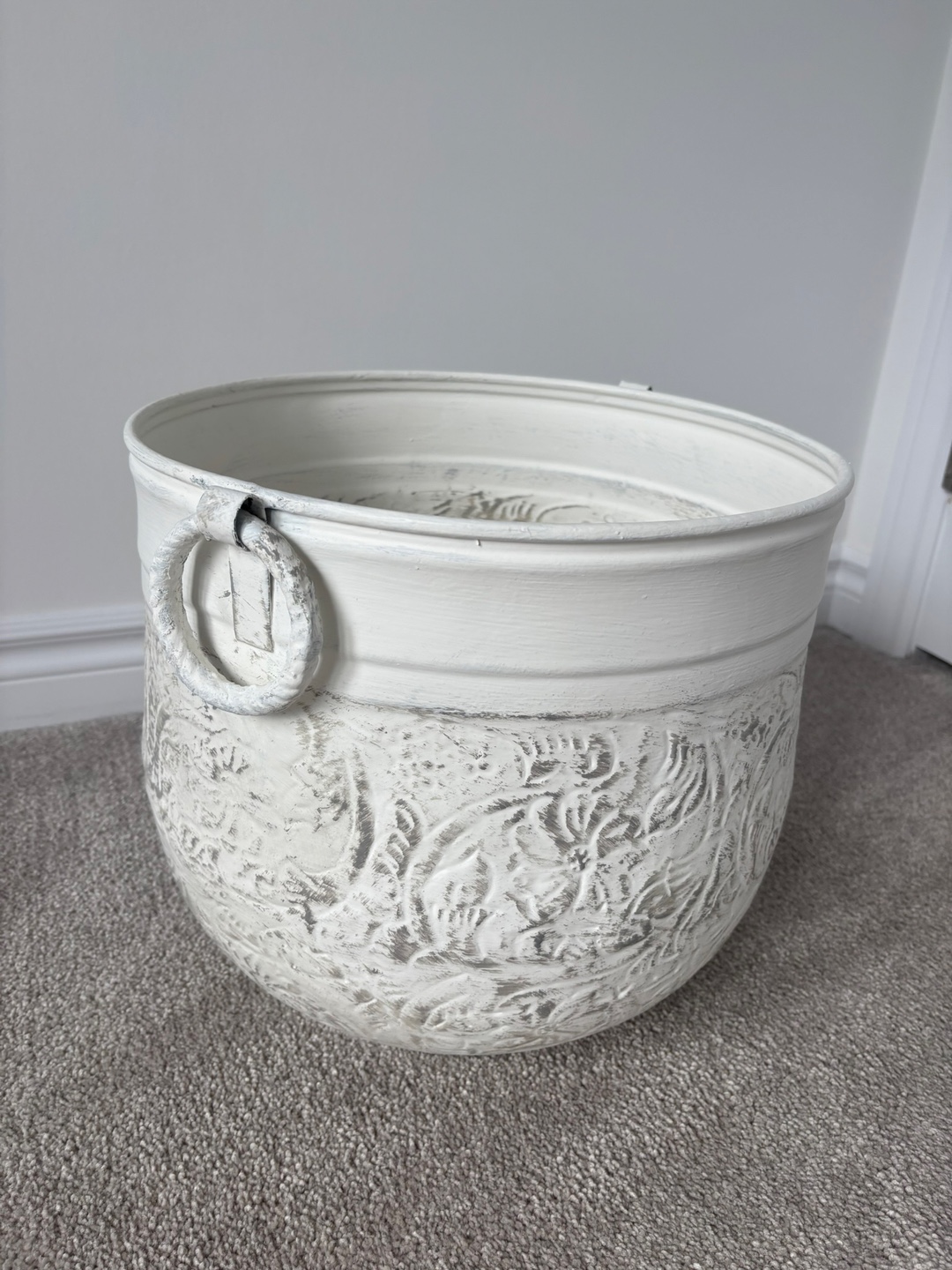 Jardineer/Decorative/Ornamental metal pot/planter