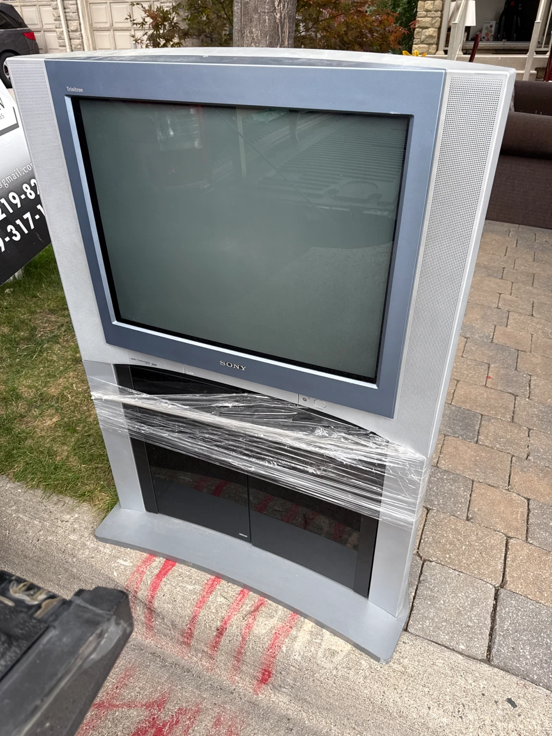 Sony Trinitron CRT TV with Stand
